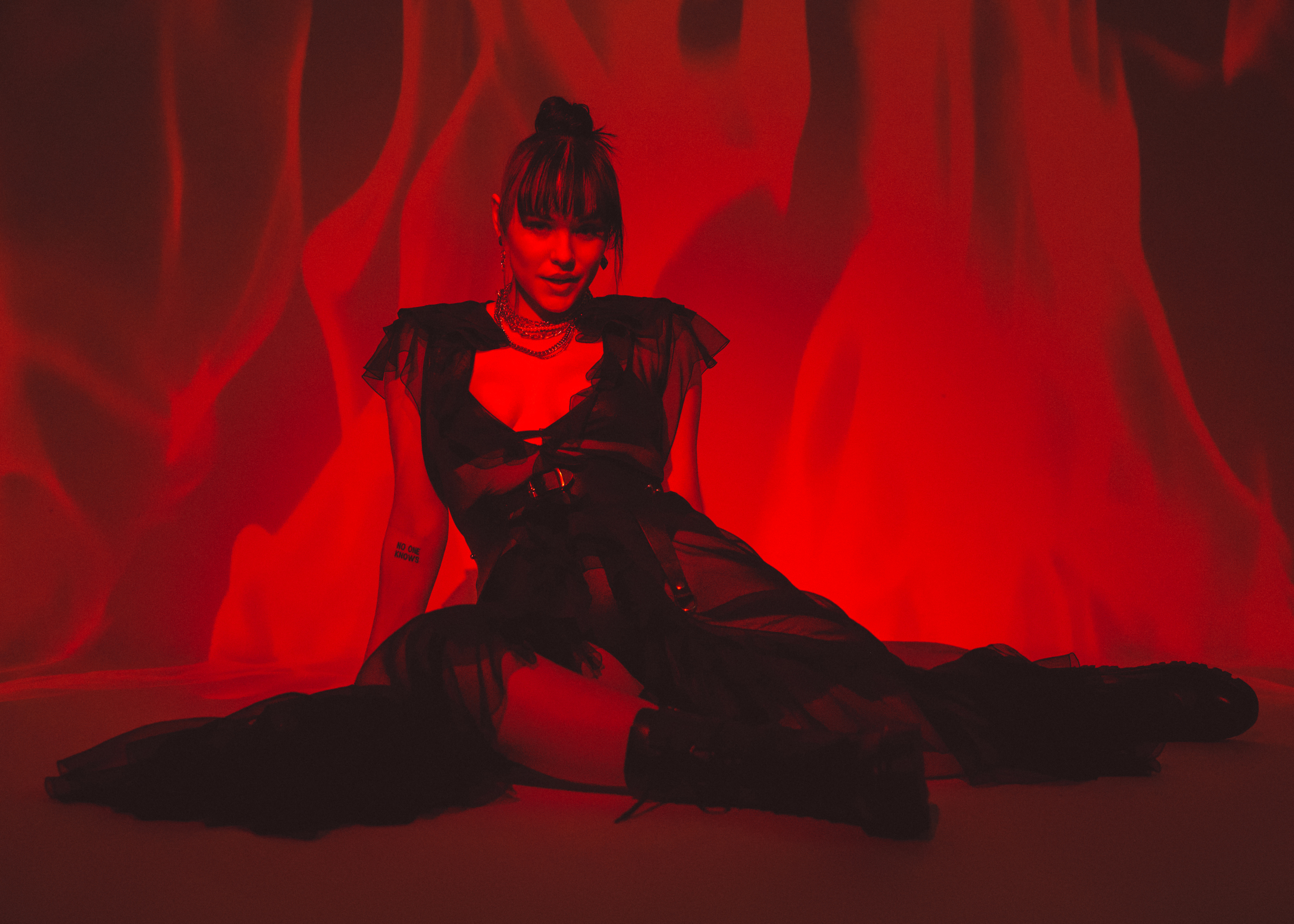 Upsahl TOML Lunatic June2021 Color4 7299