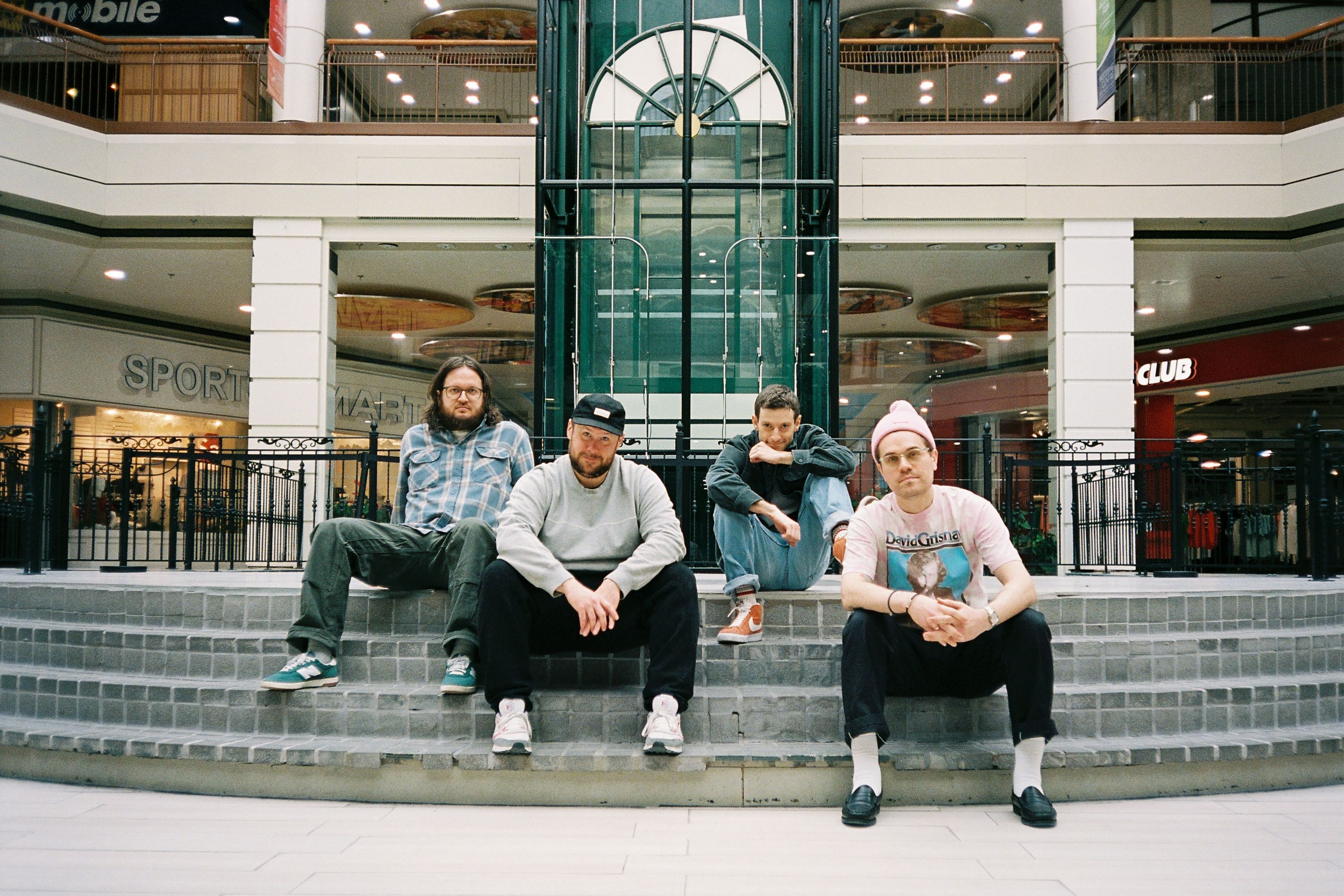 VH PUP FILM 020325 0095