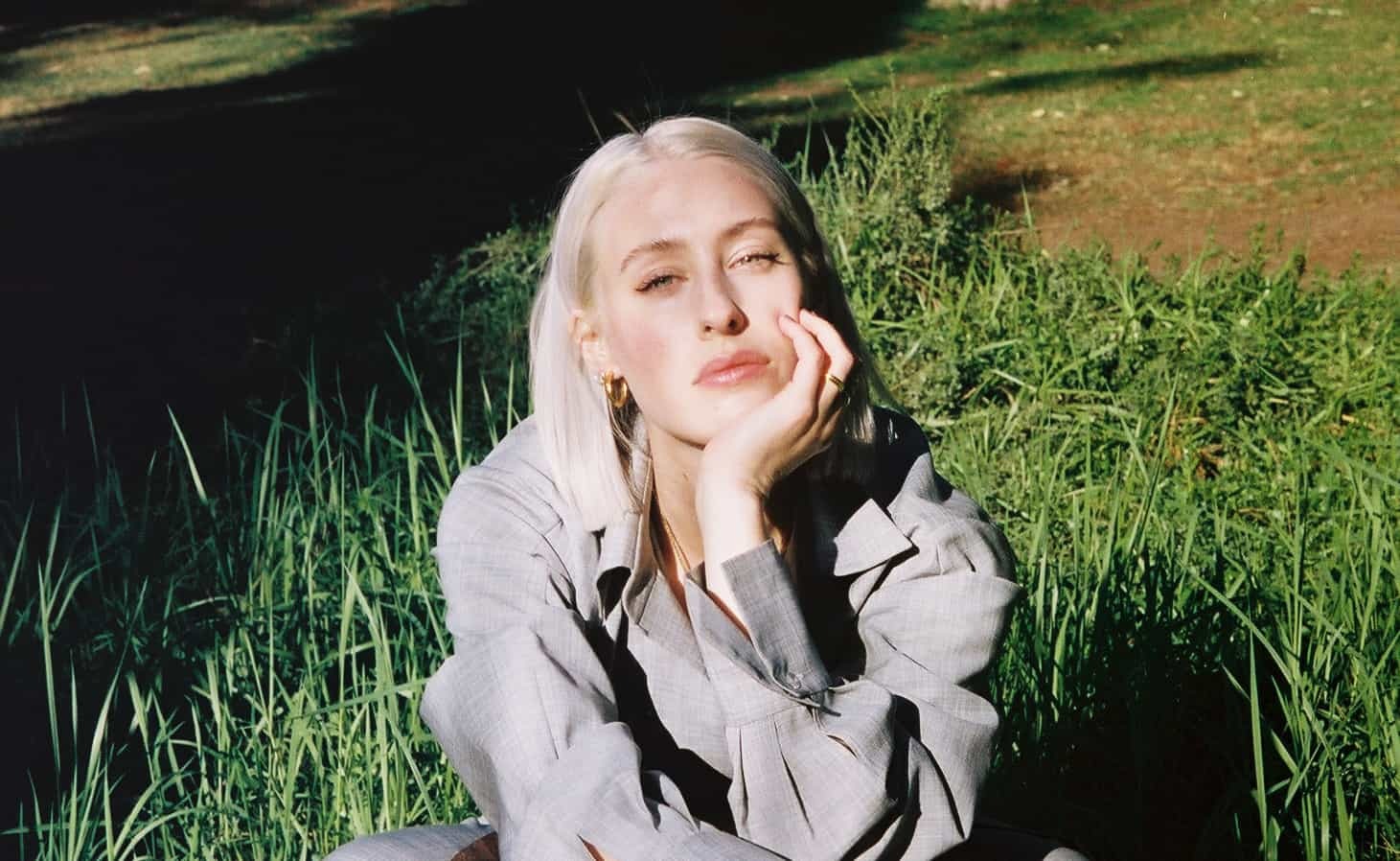 VIOLETSKIES LEAD PRESS SHOT1 CREDIT JADE DEROSE 018000 R1 31 A copy