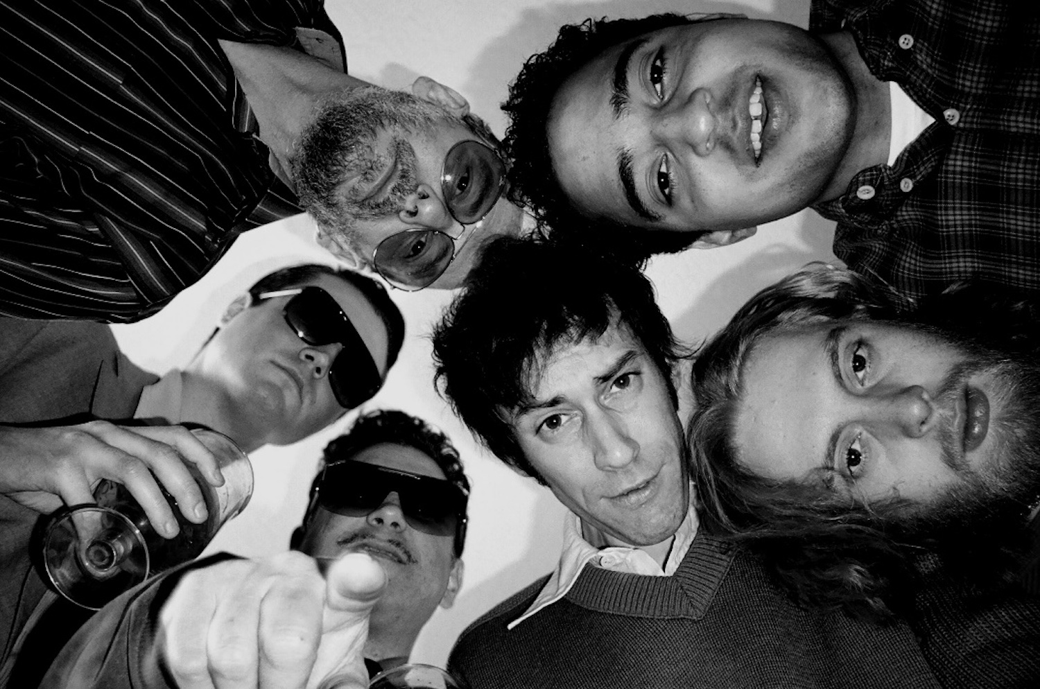 Warmduscher 2023 monochrome group shot looking down