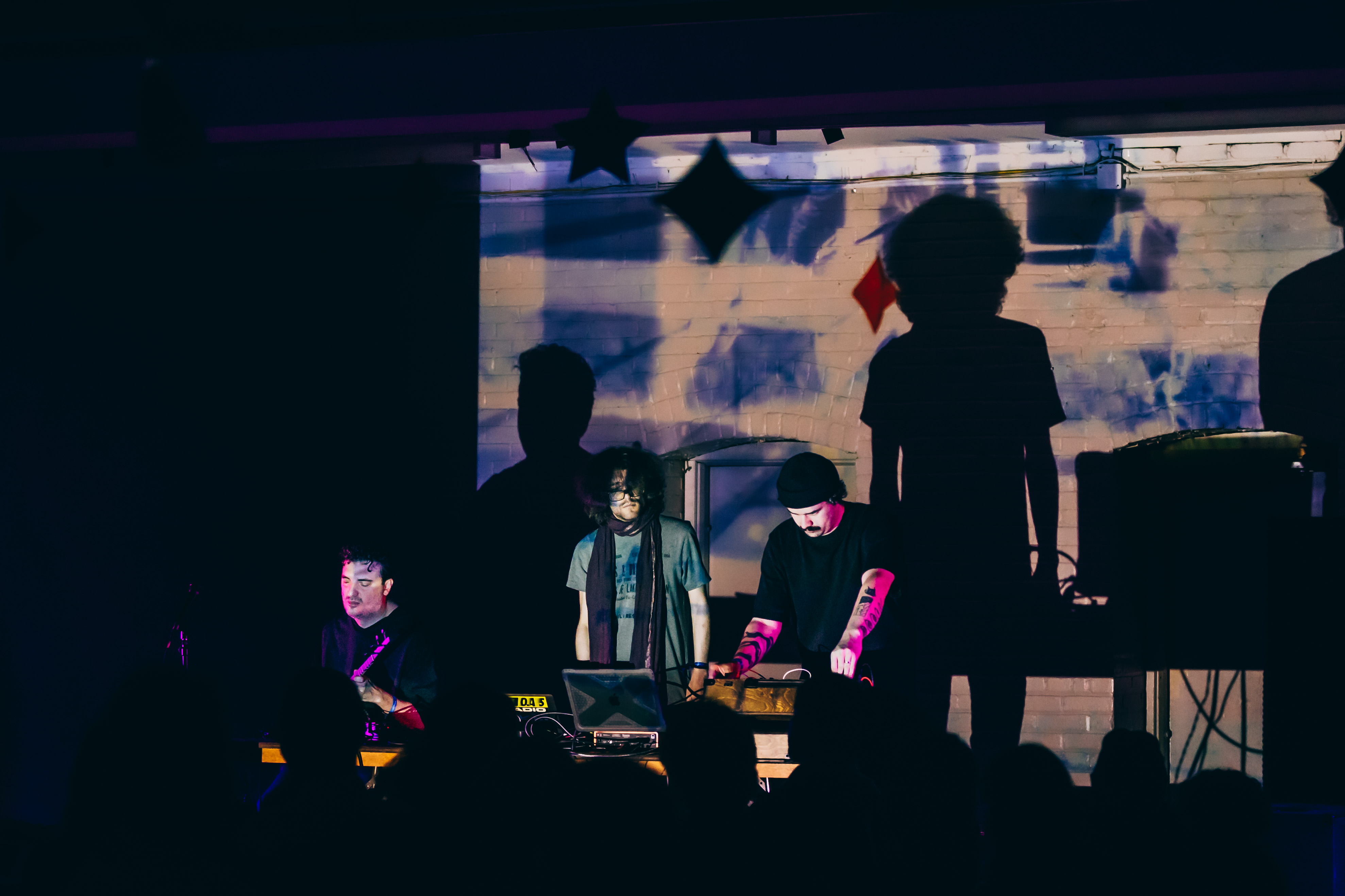 Wavelength Photographer Green Yang Dastgamachine