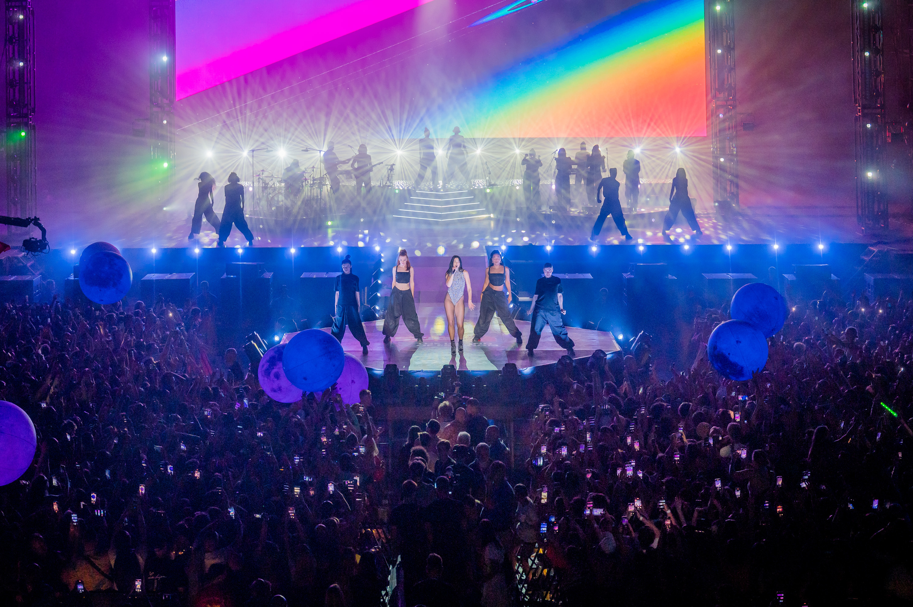 Wed 10 Aug Dua Lipa 2