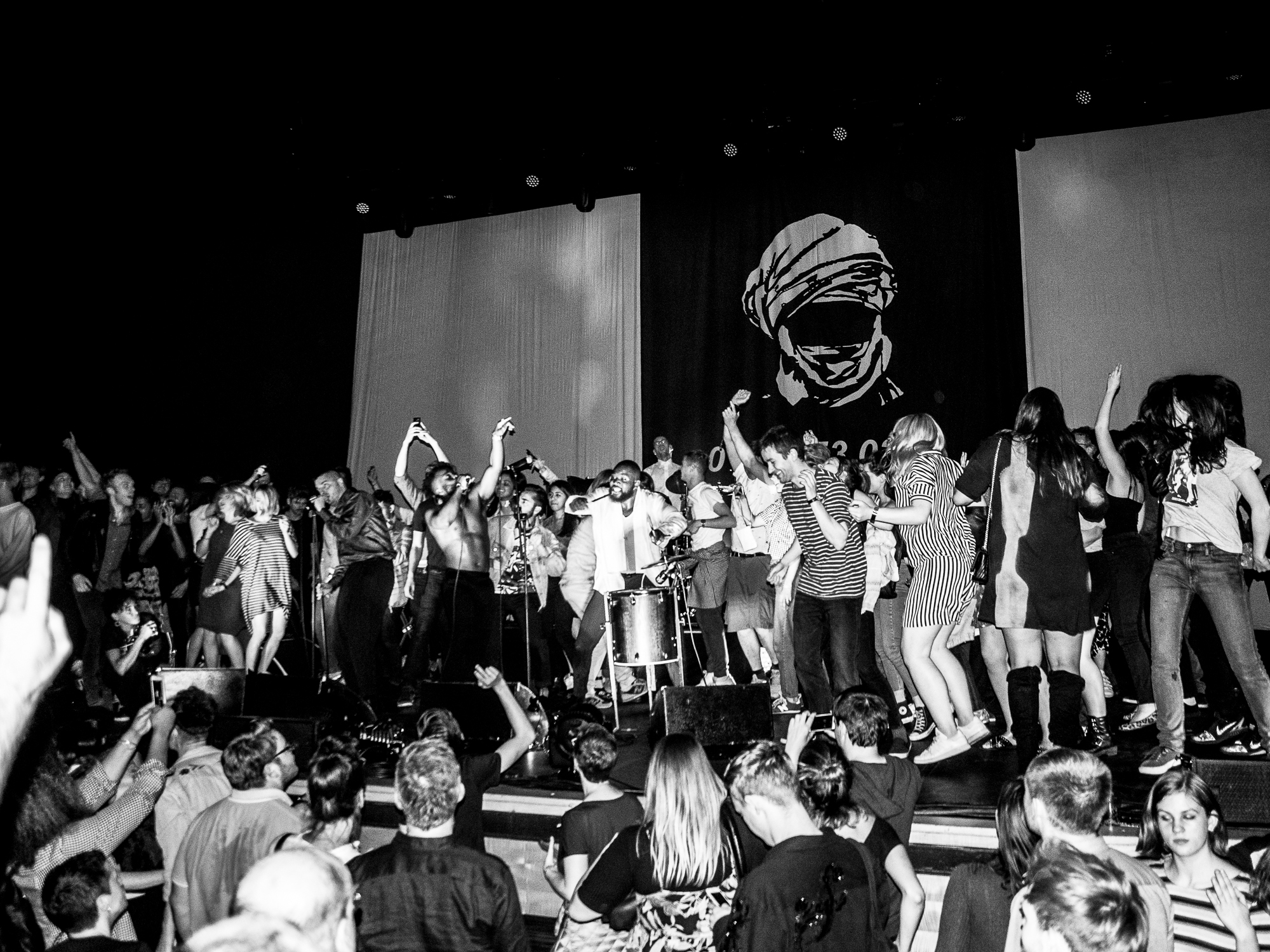 Young Fathers pitch invasion2