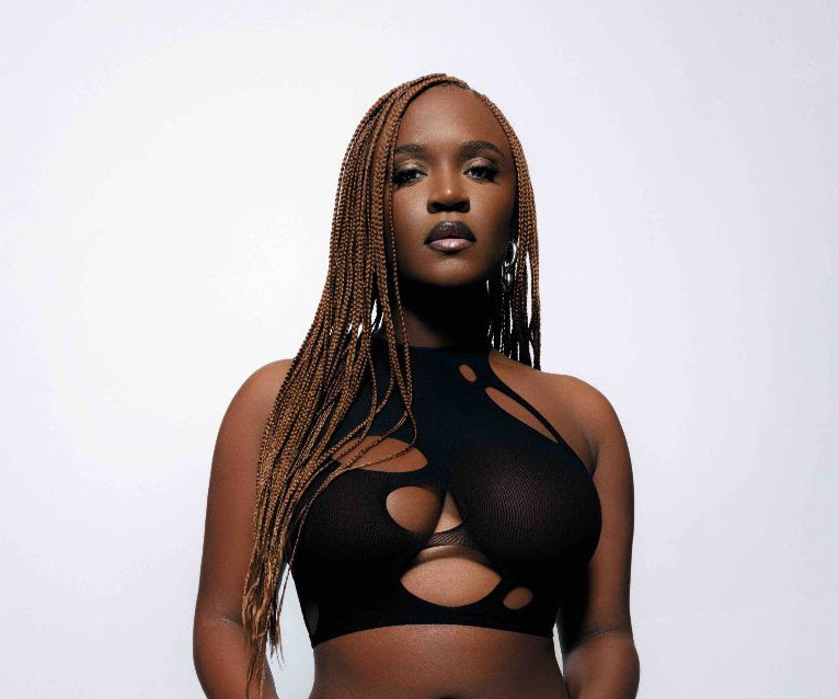 Aamarae costar crop