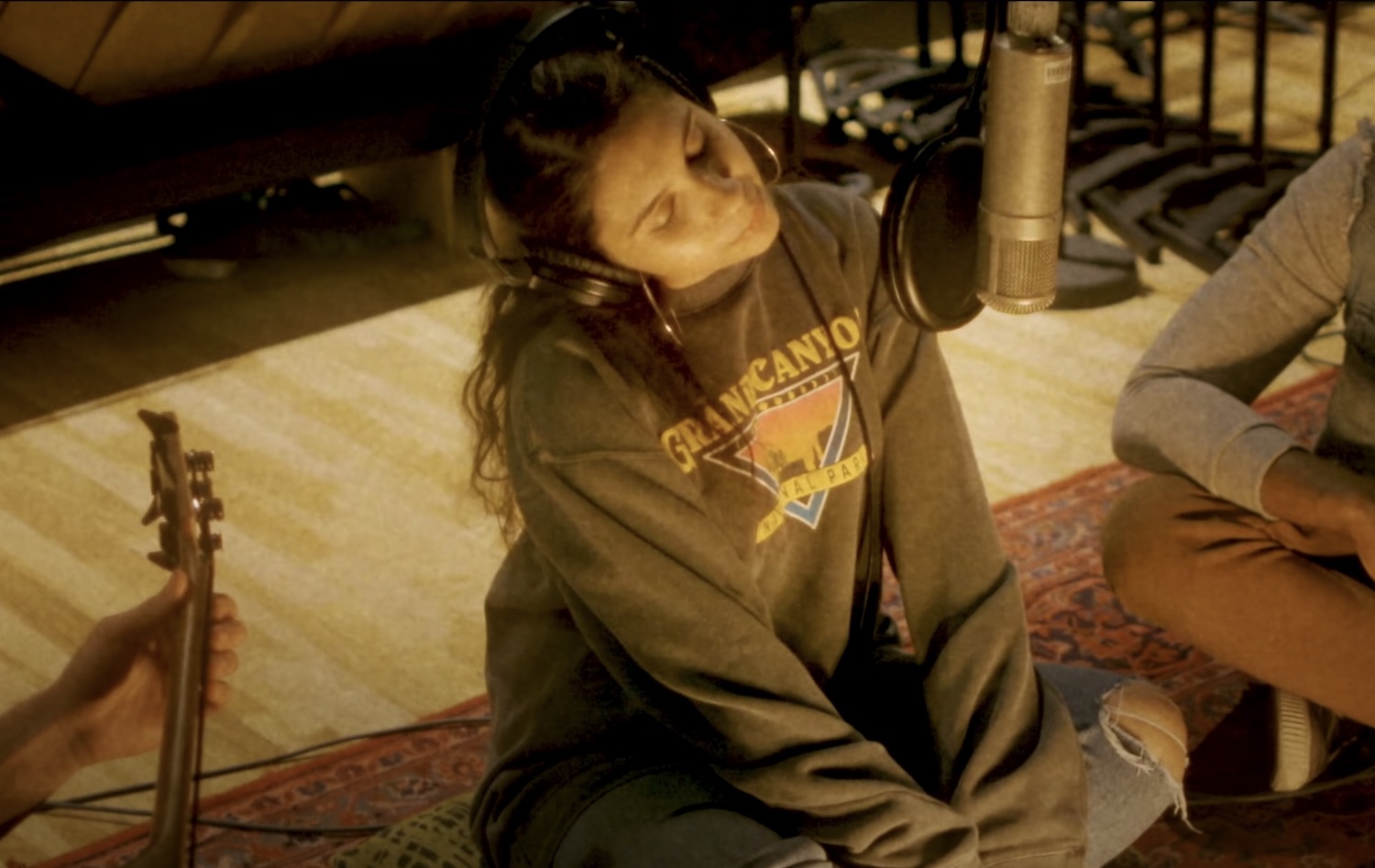 Alessia cara like you live off the floor youtube