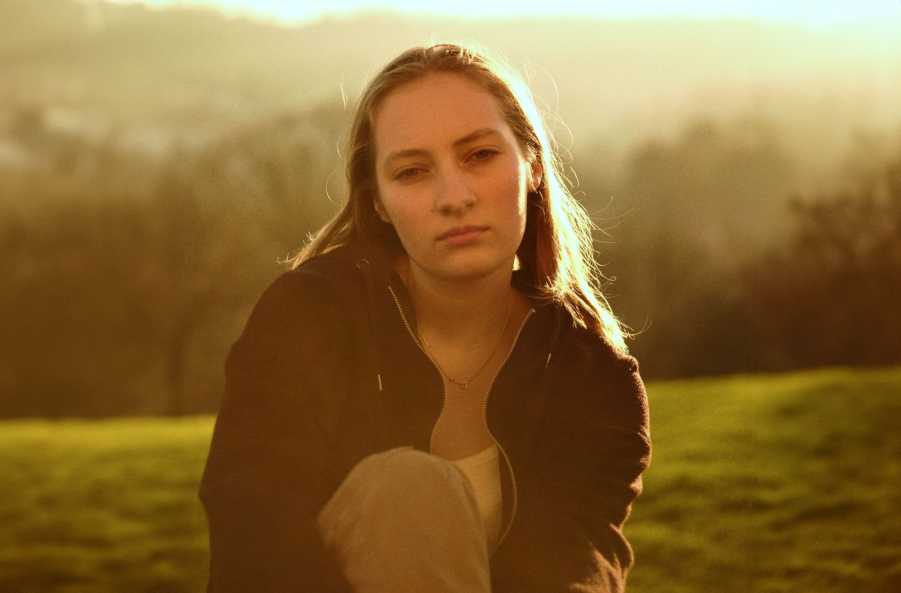 Amelia rose press shot