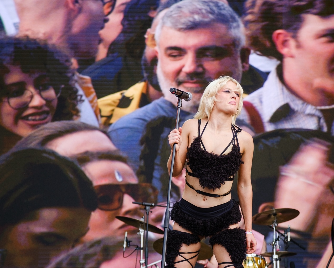 Amylandthesniffers 008