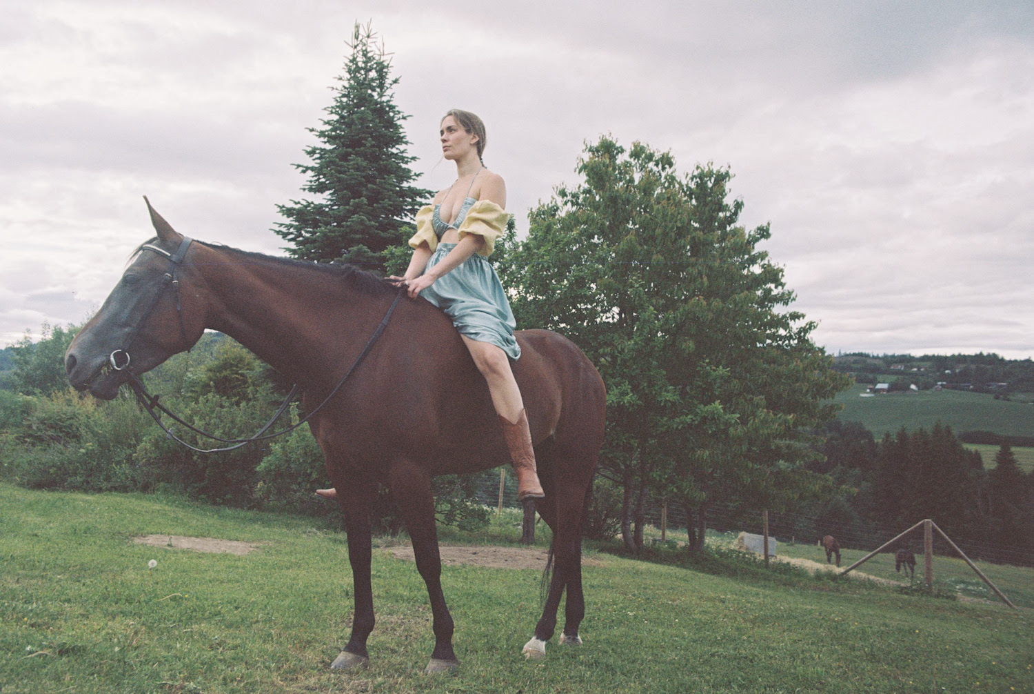 Anna of the north bird sing 2022 press shot