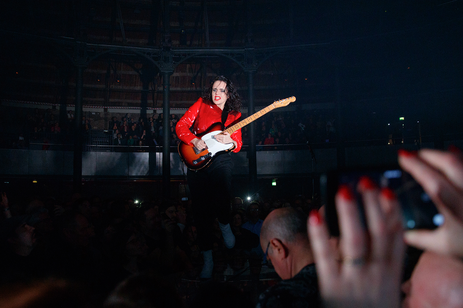 Anna calvi roundhouse 070219 burakcingi10