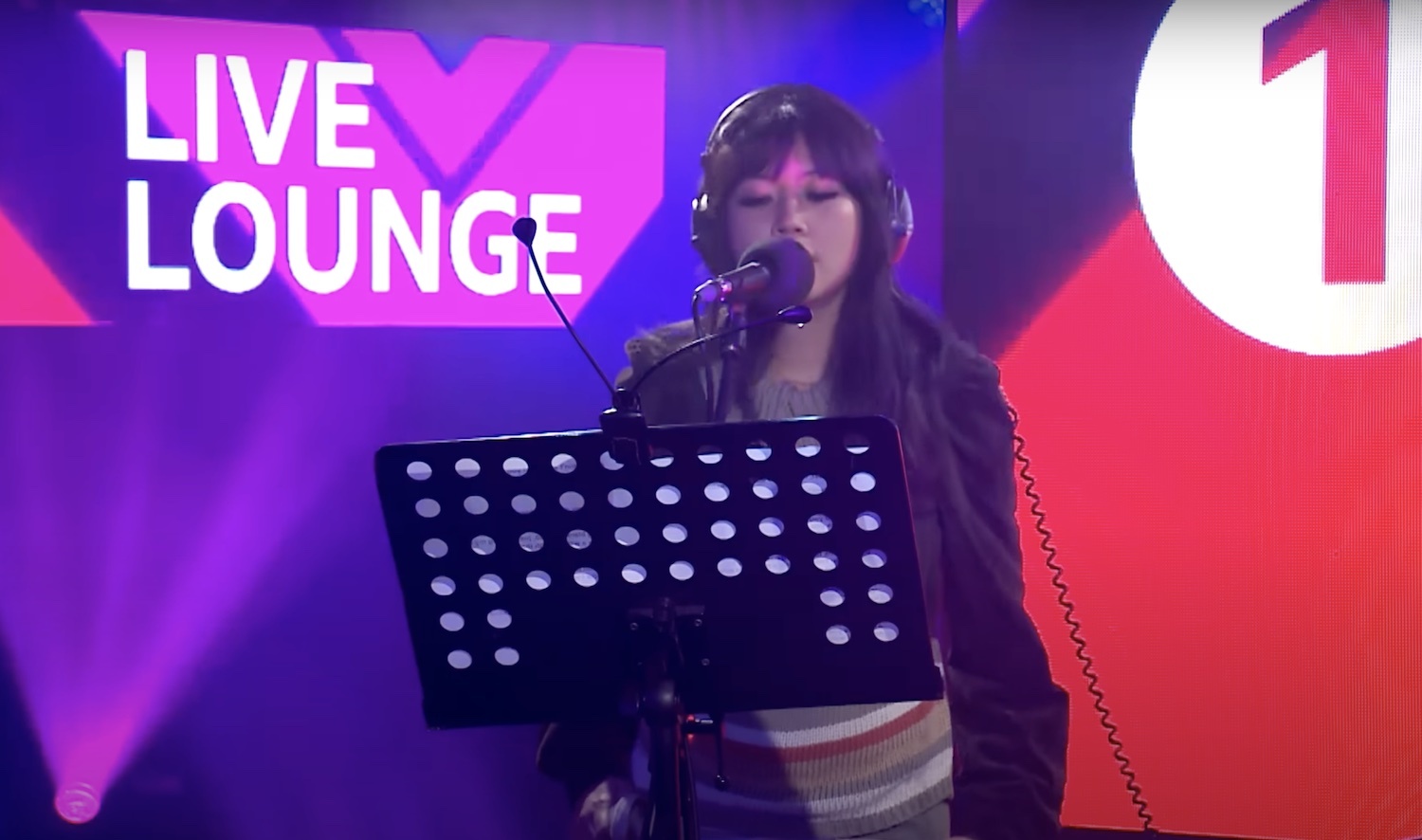 Beabadoobee A Thousand Miles cover BBCR1 live lounge
