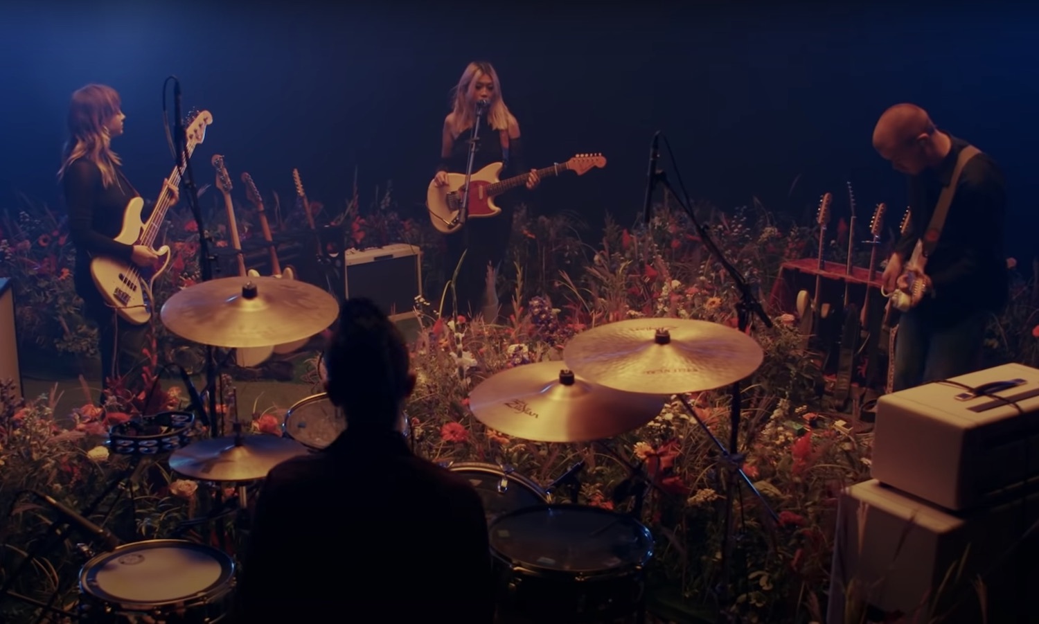 Beabadoobee fake it flowers livestream