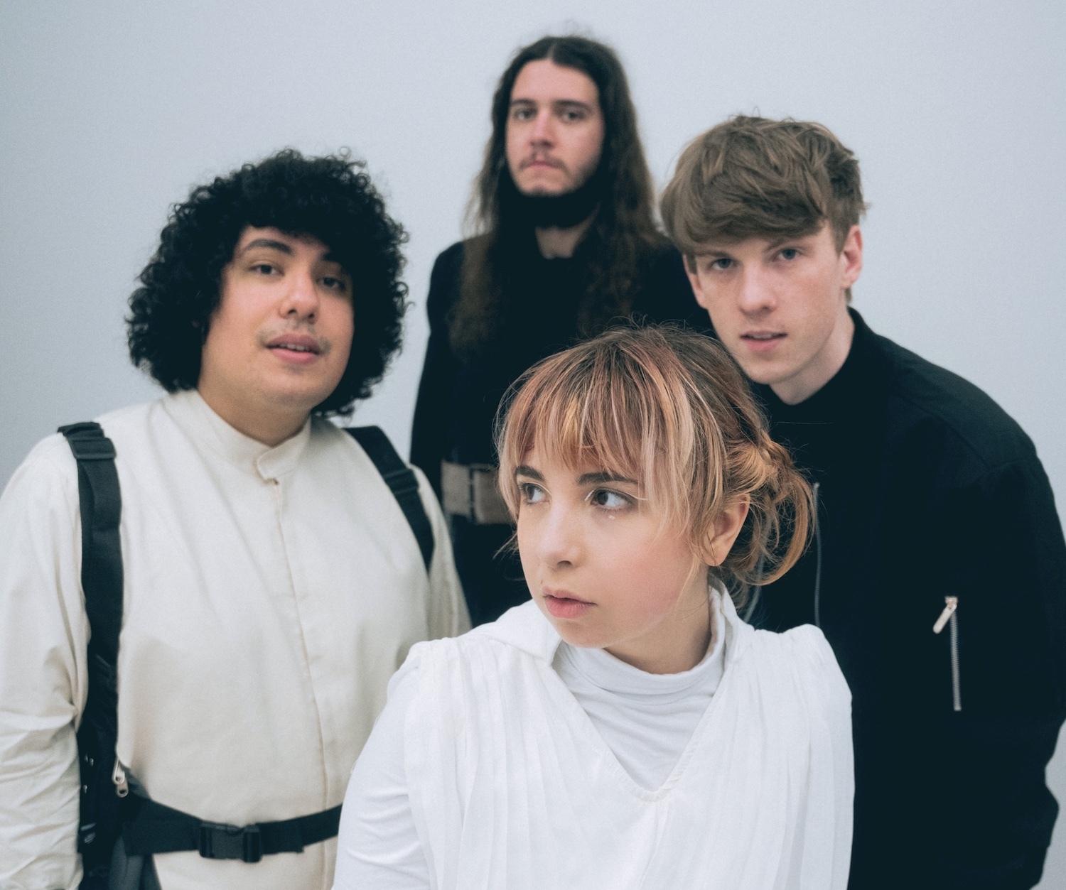 Beach bunny 2022 press shot credit artimio blackburn