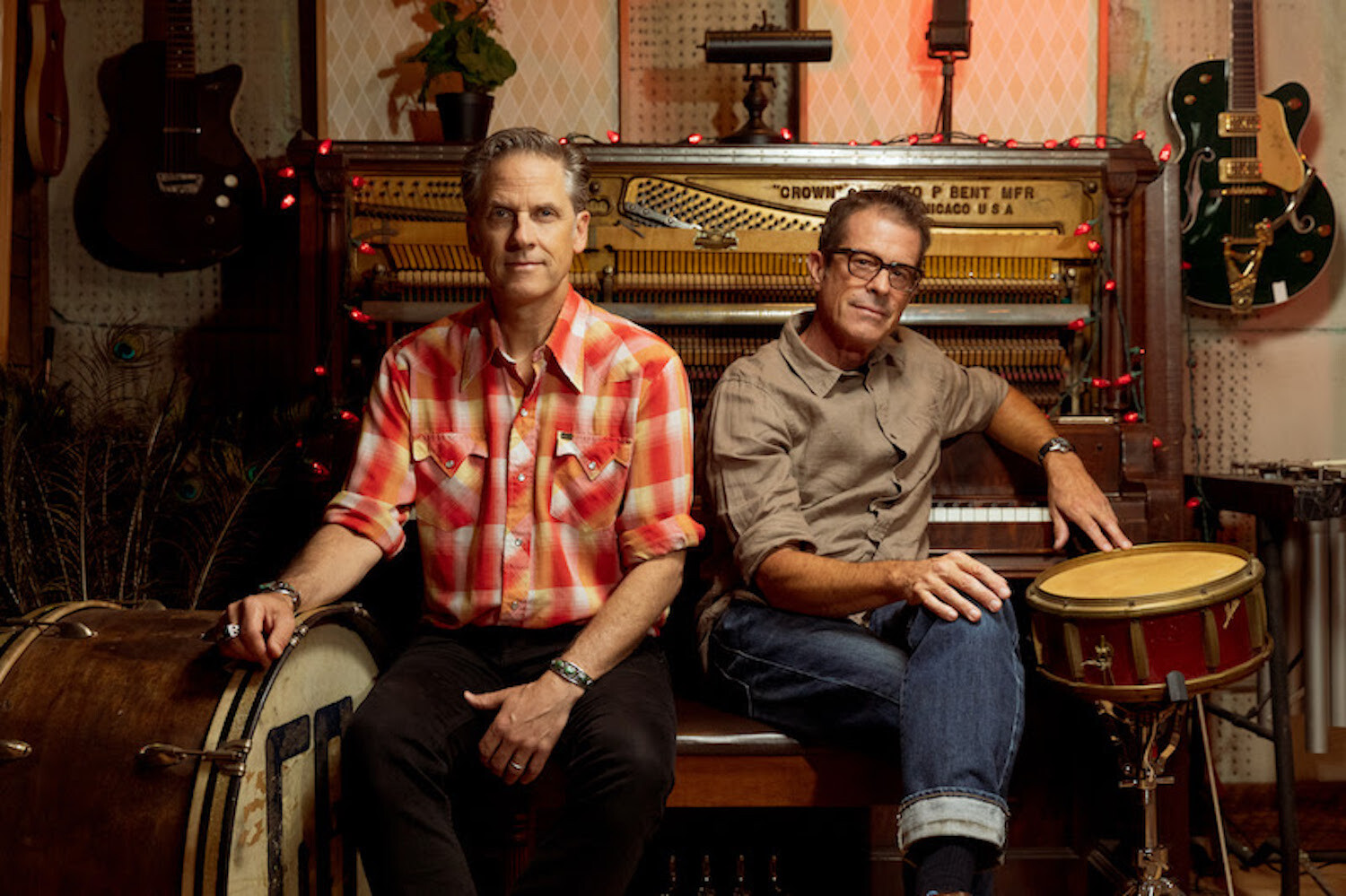 Calexico 2022 press credit holly andres