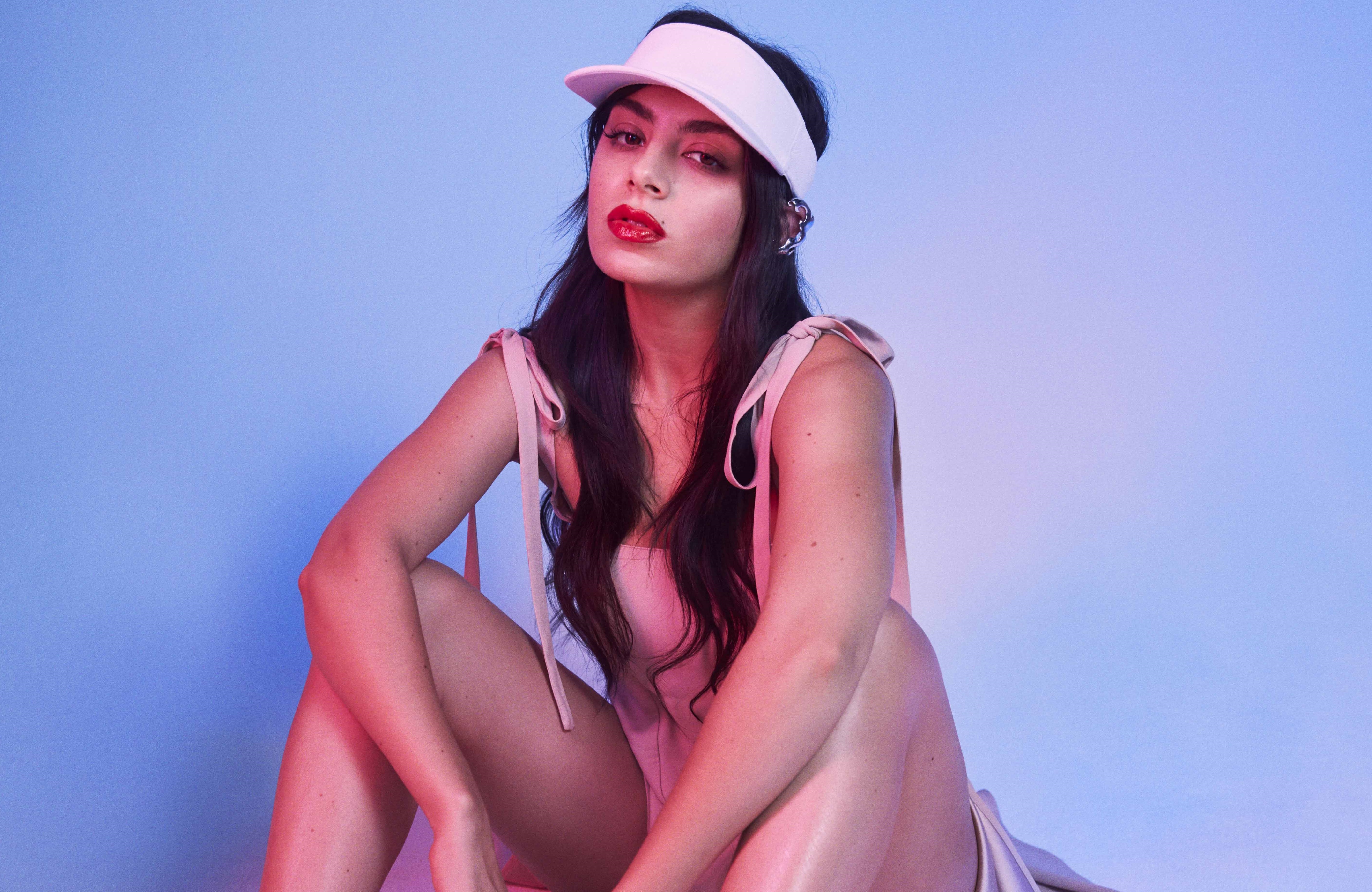 Charli xcx oct crop