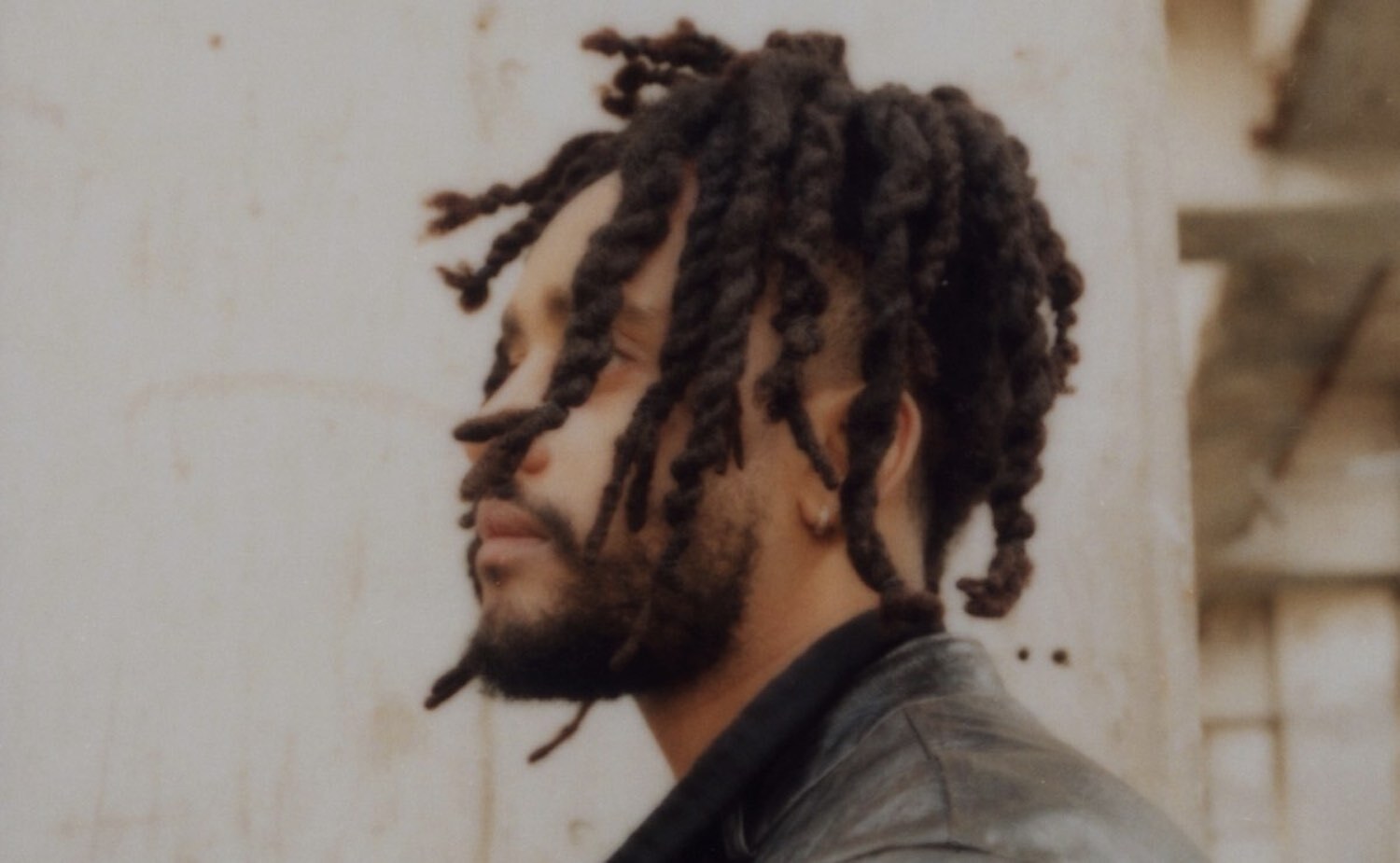 Chiiild hair covering eyes side shot film