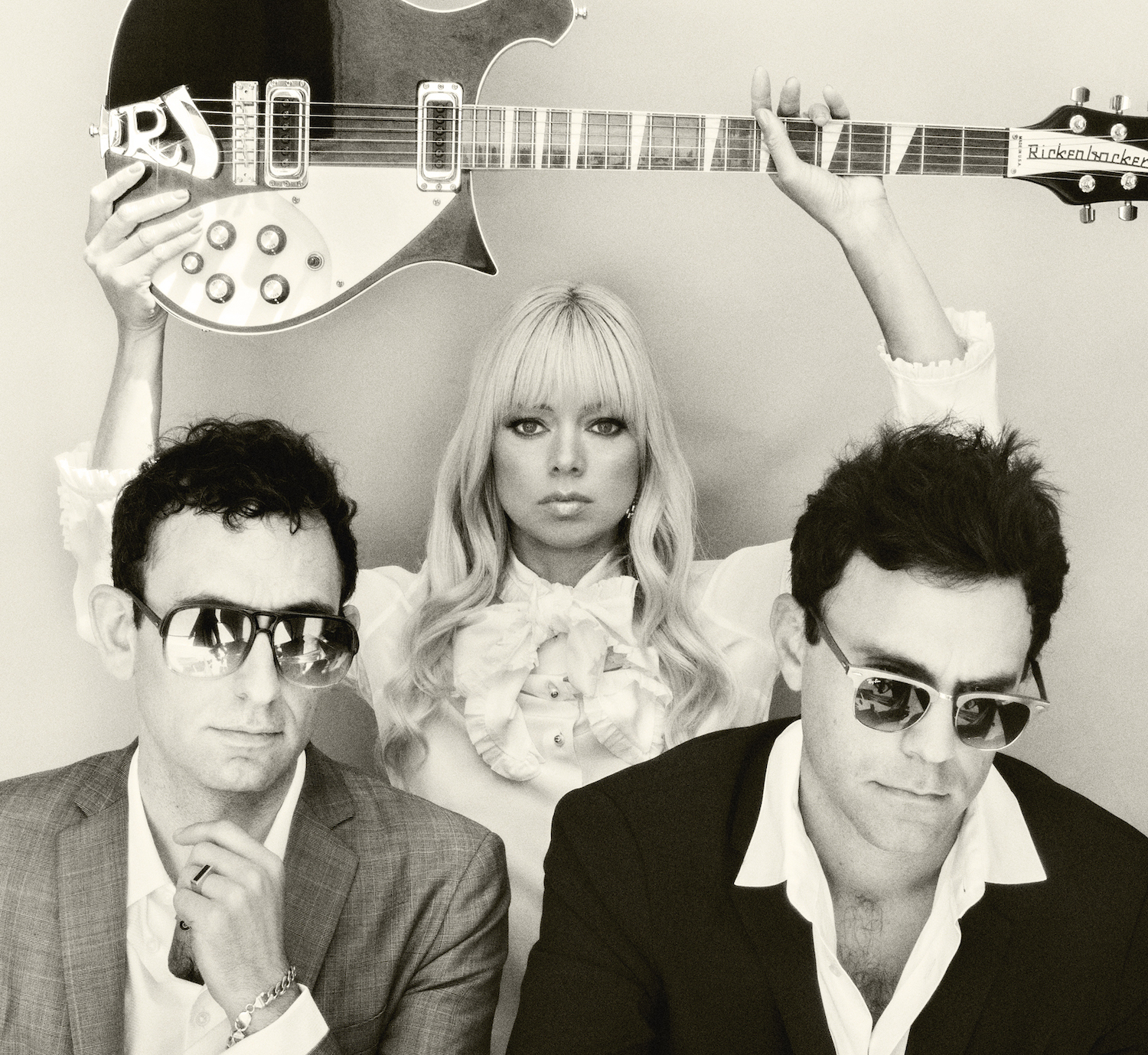 Chromatics closer to grey8