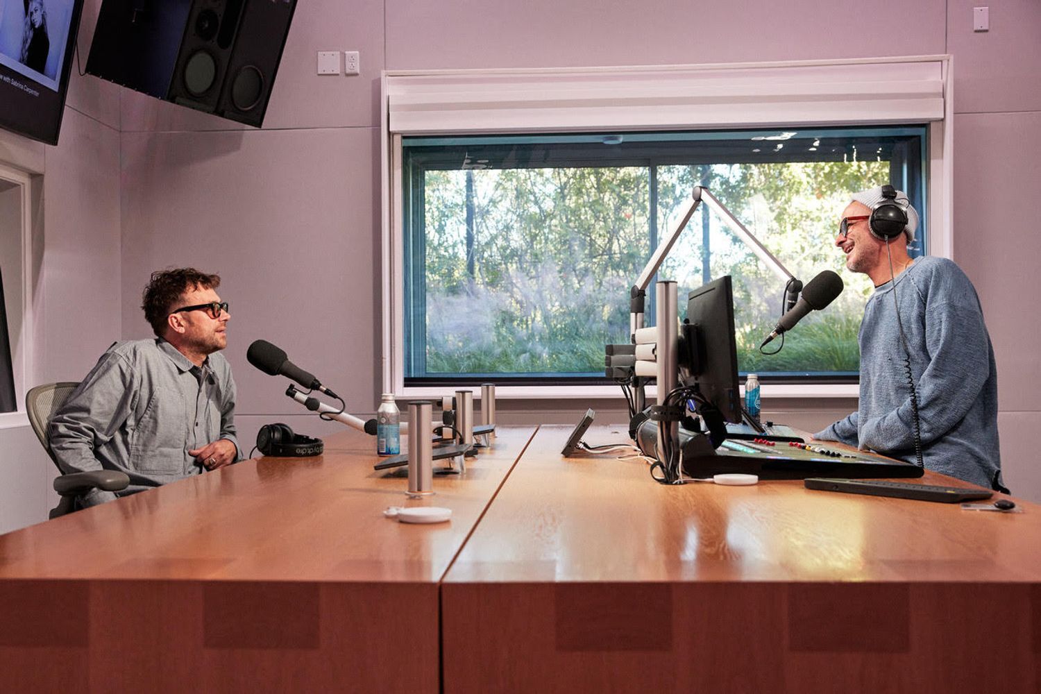 Damon albarn zane lowe apple music 1 press