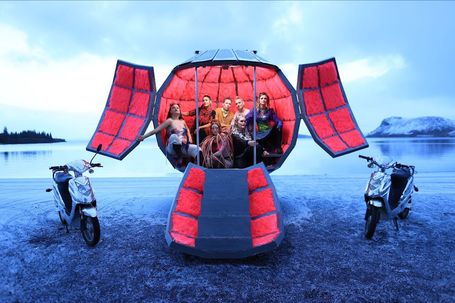 Daughters of reykjavik turn this around press shot 2022