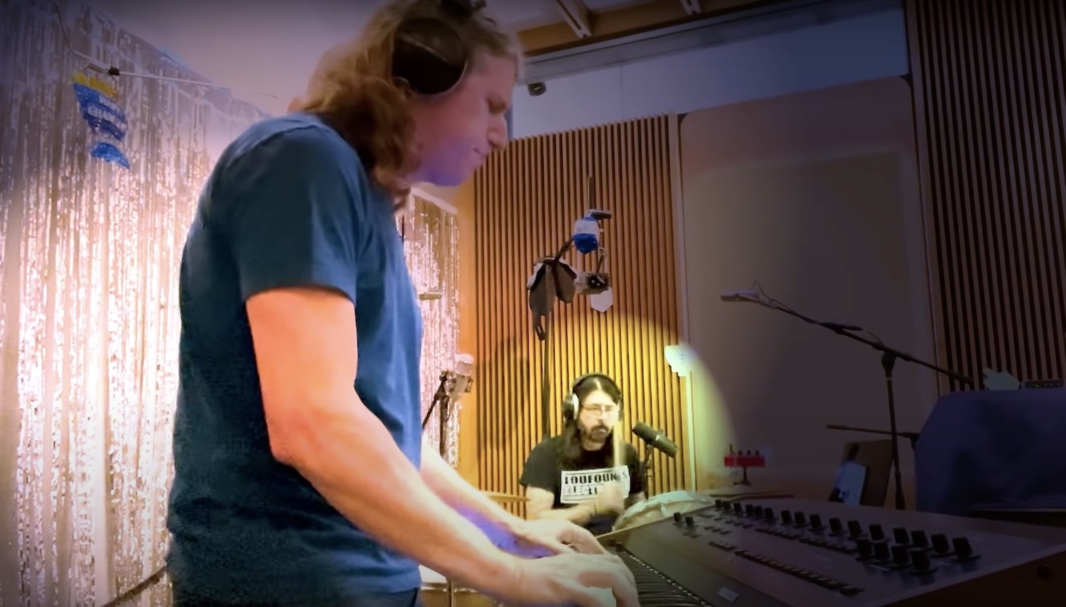 Dave grohl greg kurstin hanukkah sessions 2021 night 4 van halen youtube