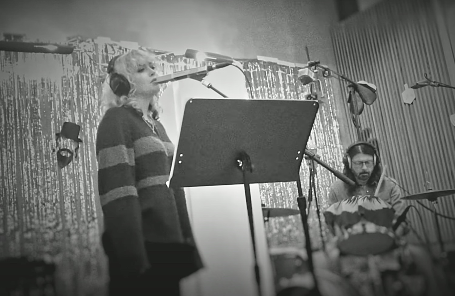 Dave grohl greg kurstin violet grohl hanukkah night five youtube 2021