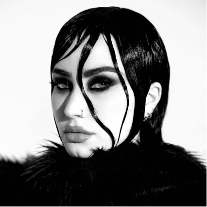 Demi lovato 2023 fur collar