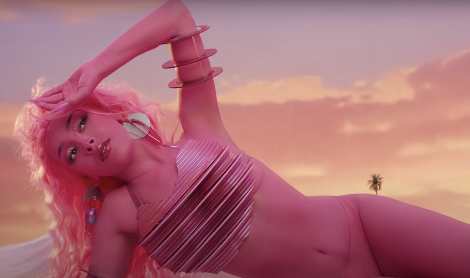 Doja cat sza kiss me more video youtube02