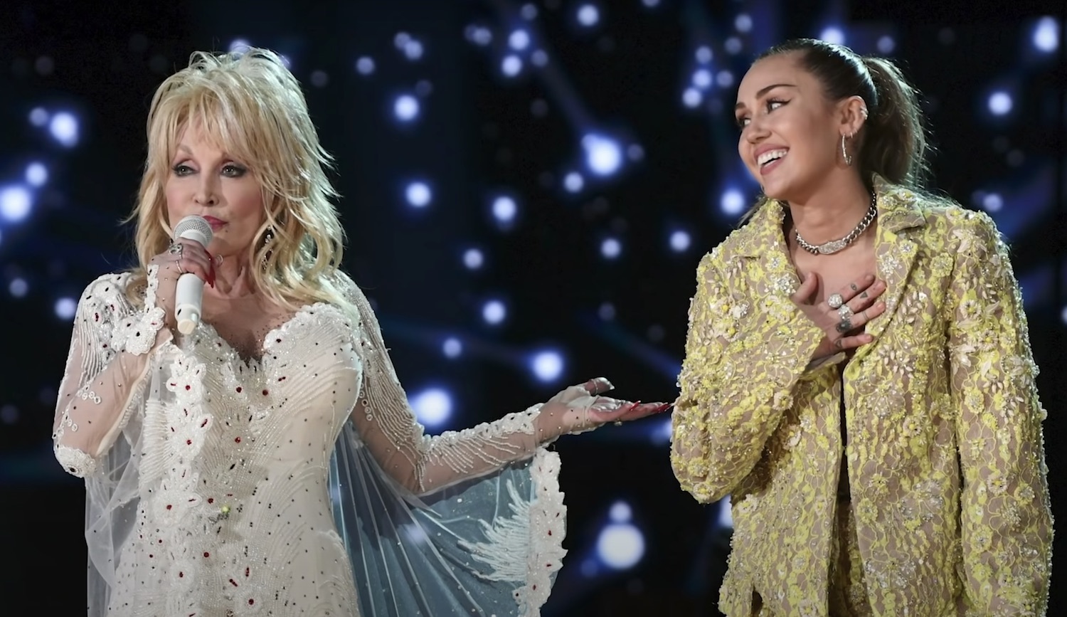 Dolly parton miley cyrus vogue interview oct 2020