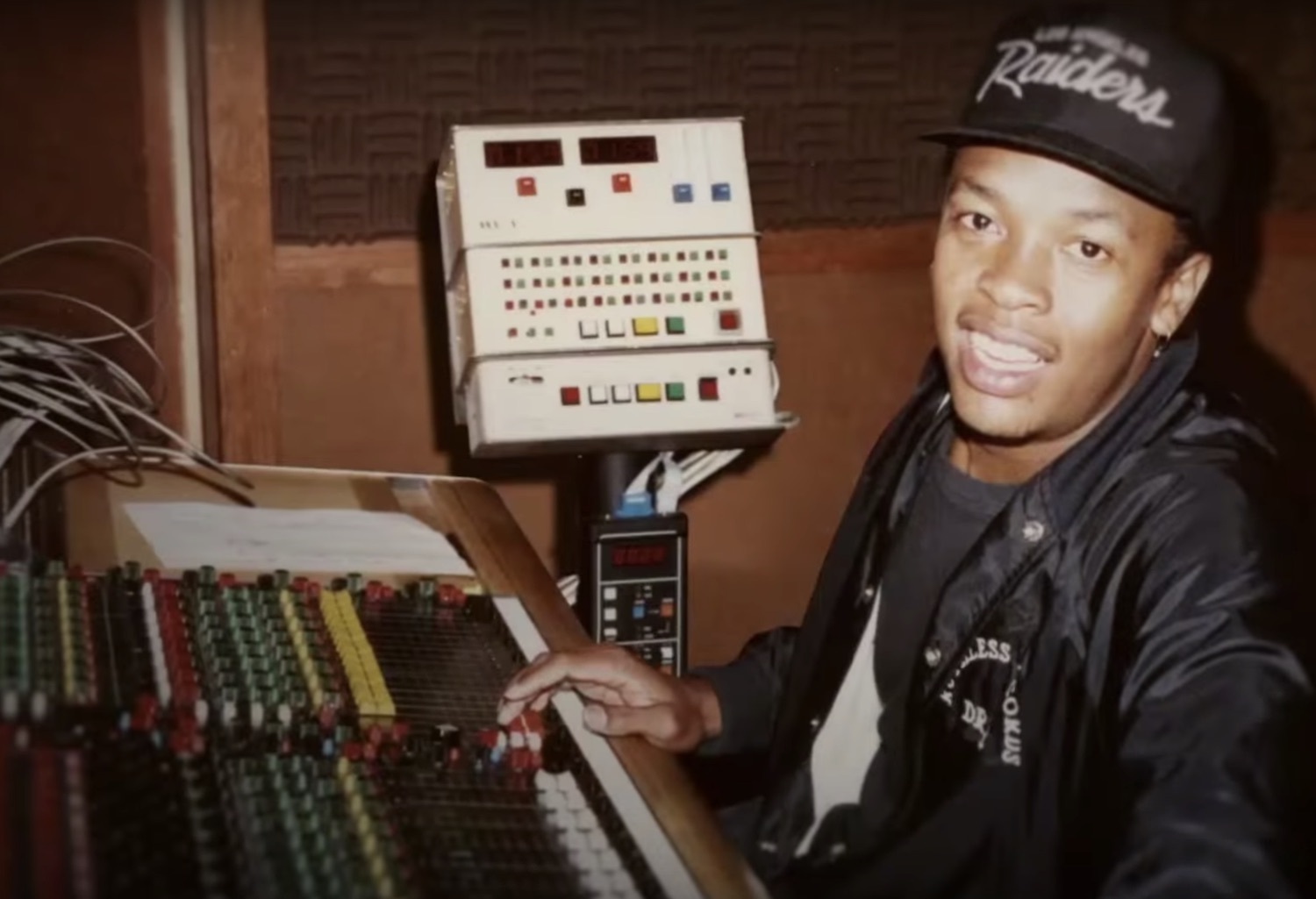 Dr dre defiant ones trailer