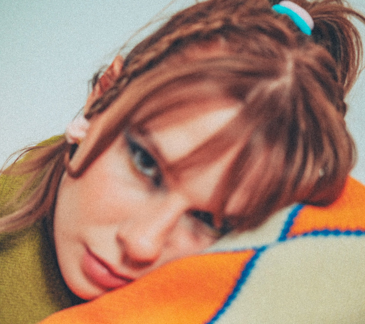 Elio read the room press shot 2022