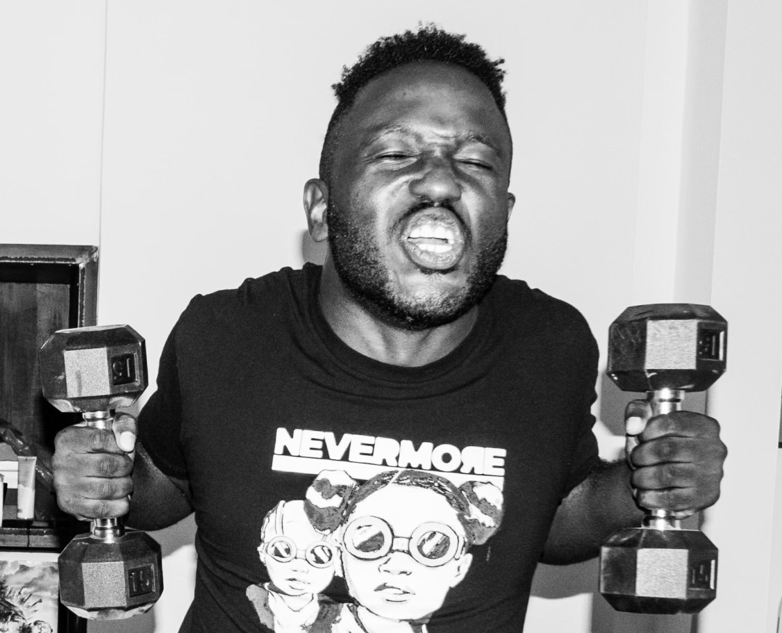 Eshu tune i lift weights