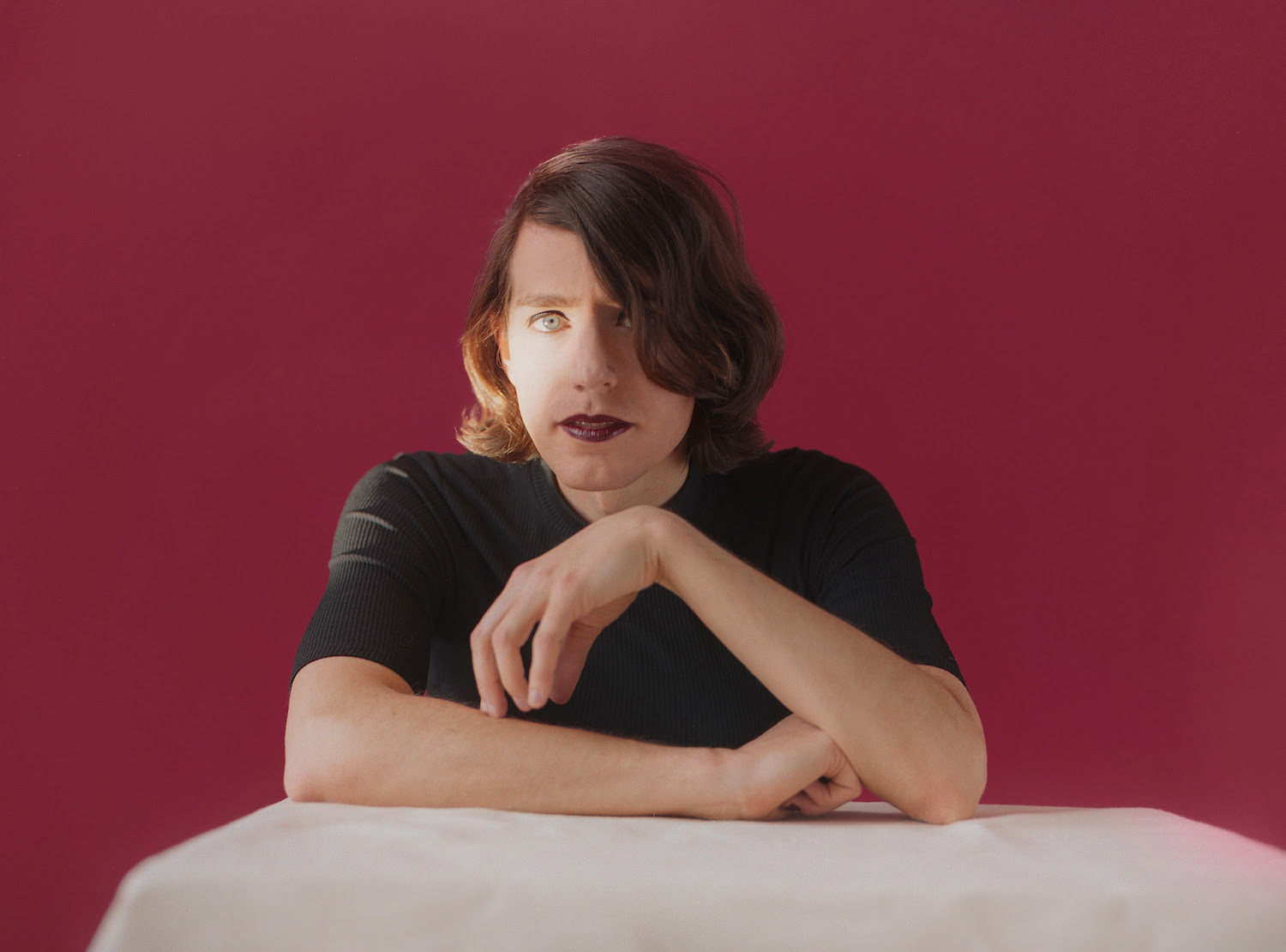 Ezra furman lilac and black 2022 credit Tonje Thilesen