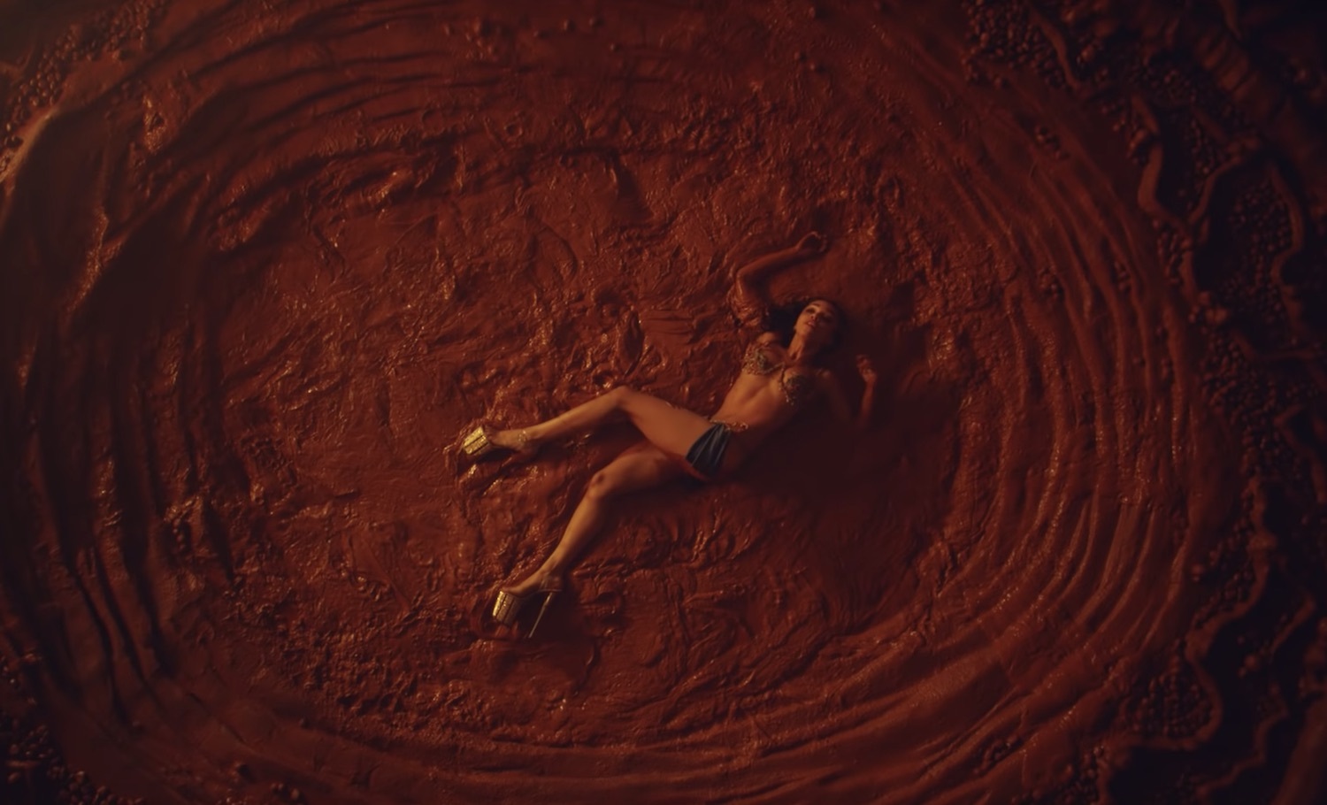 Fka twigs cellophane video 1