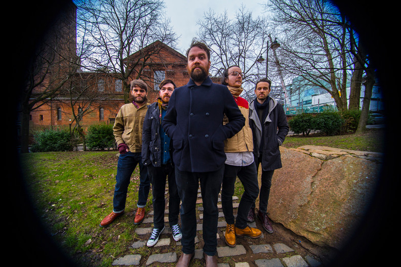 Frightened rabbit image 10