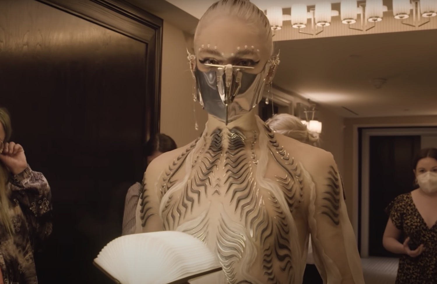Grimes vogue met gala prep 2021 youtube
