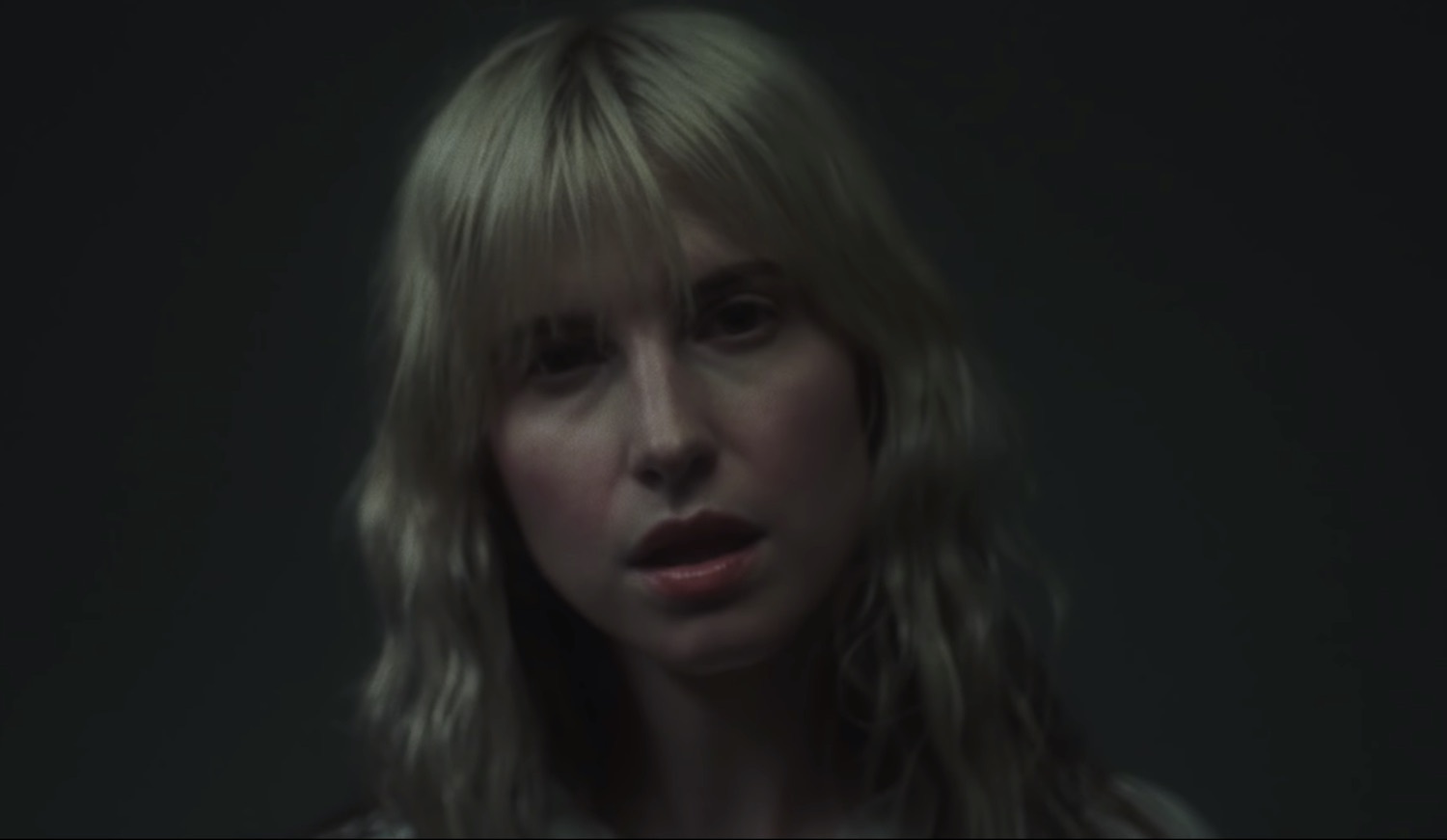 Hayley williams simmer video