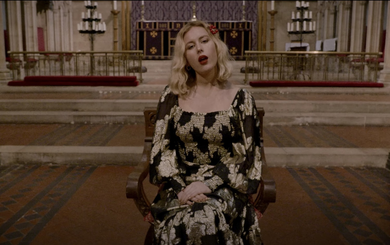 Holly macve wonder video