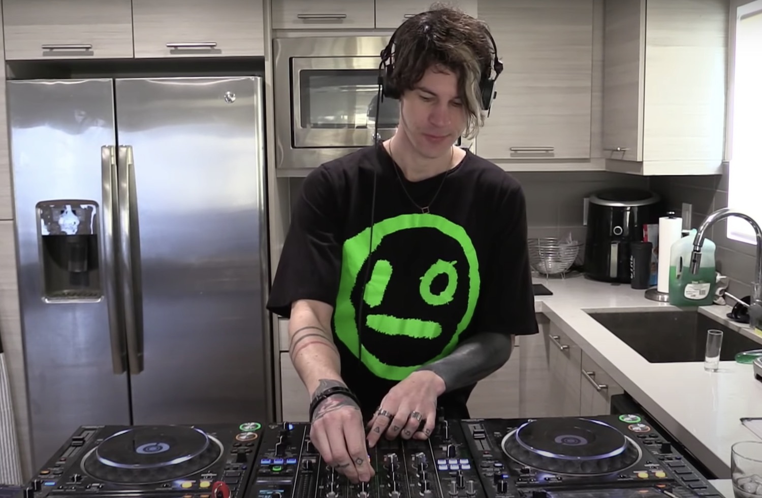 I o kitchen sessions yt