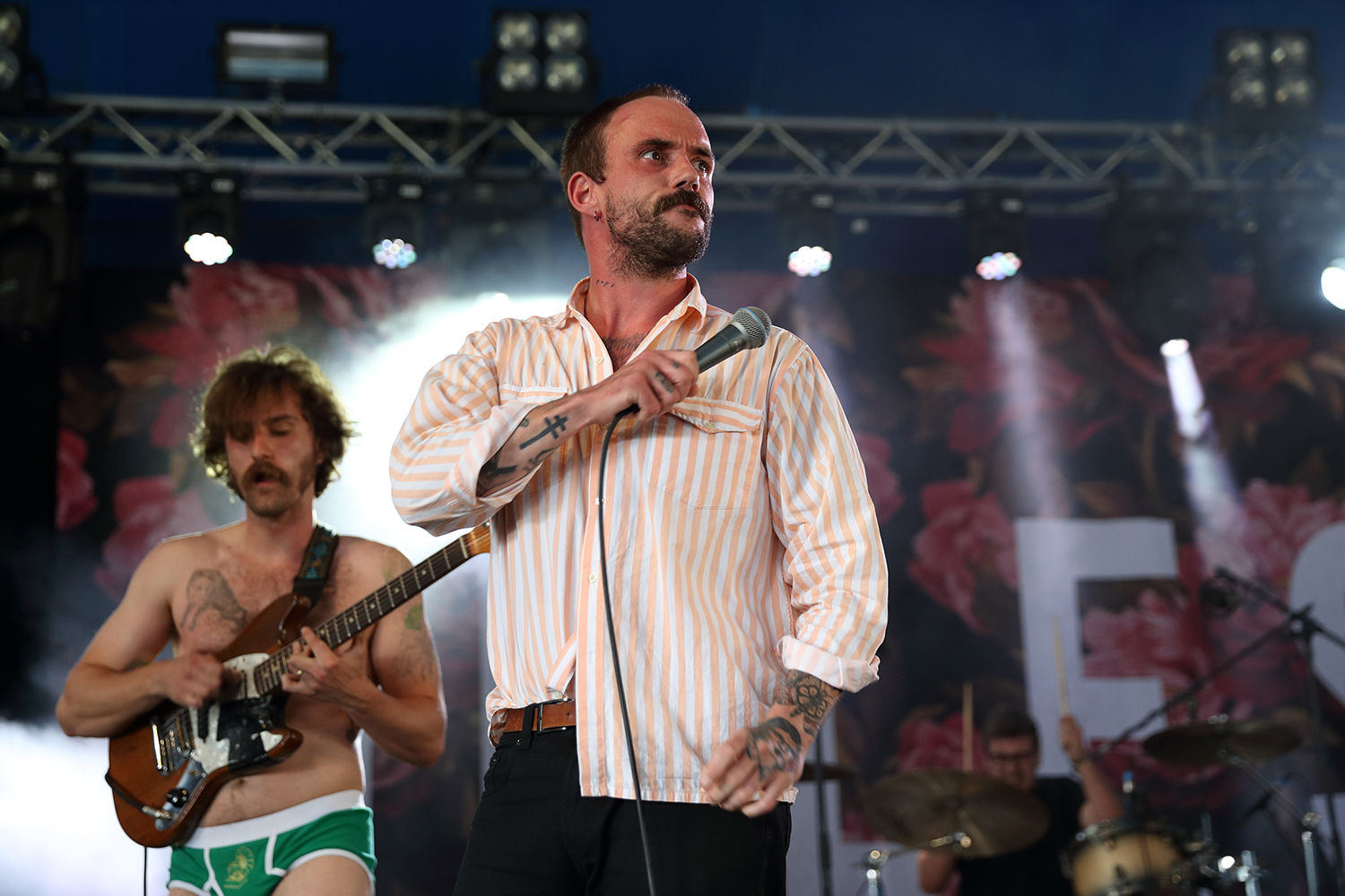 Idles reading17 bc