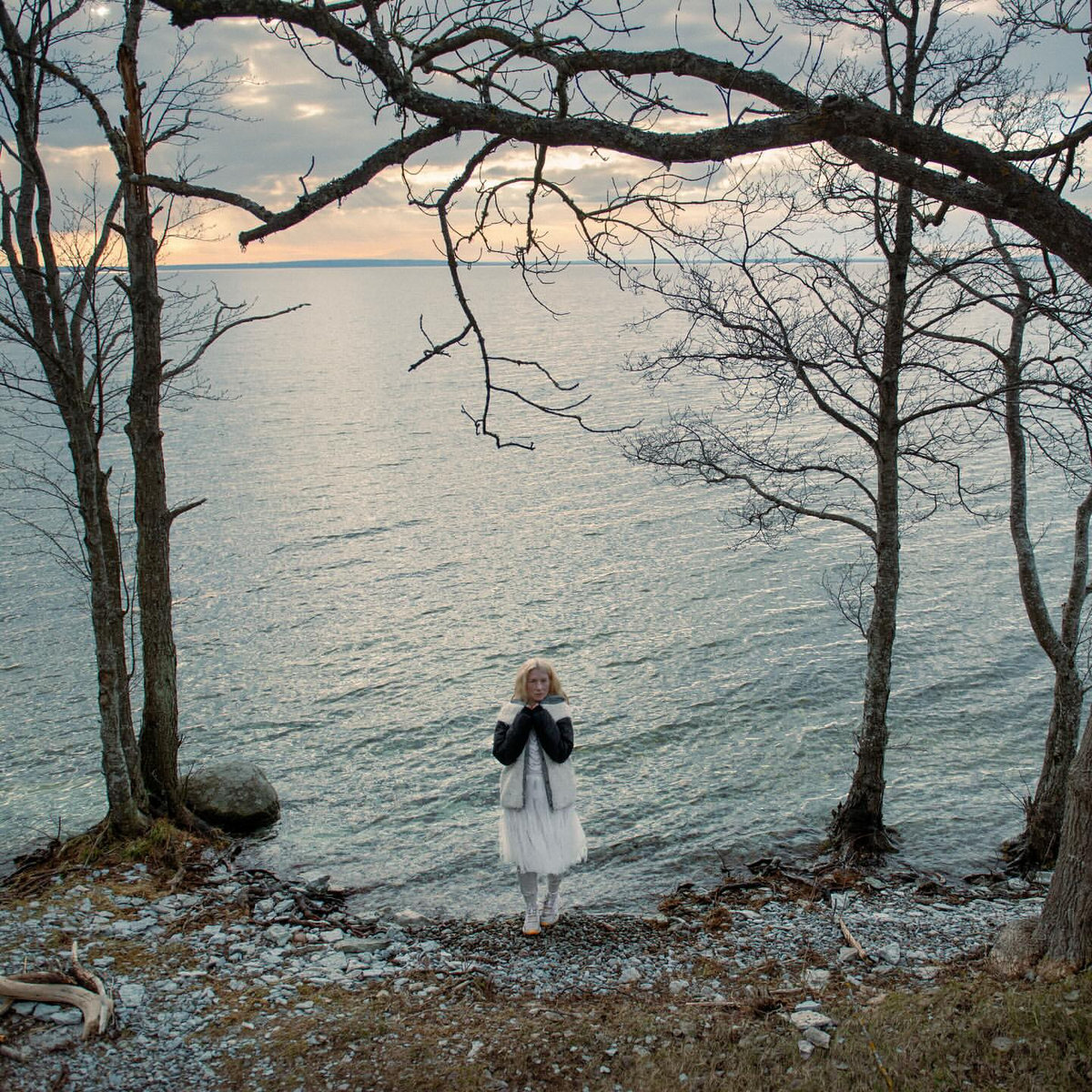 Ionnalee closeyoureyes