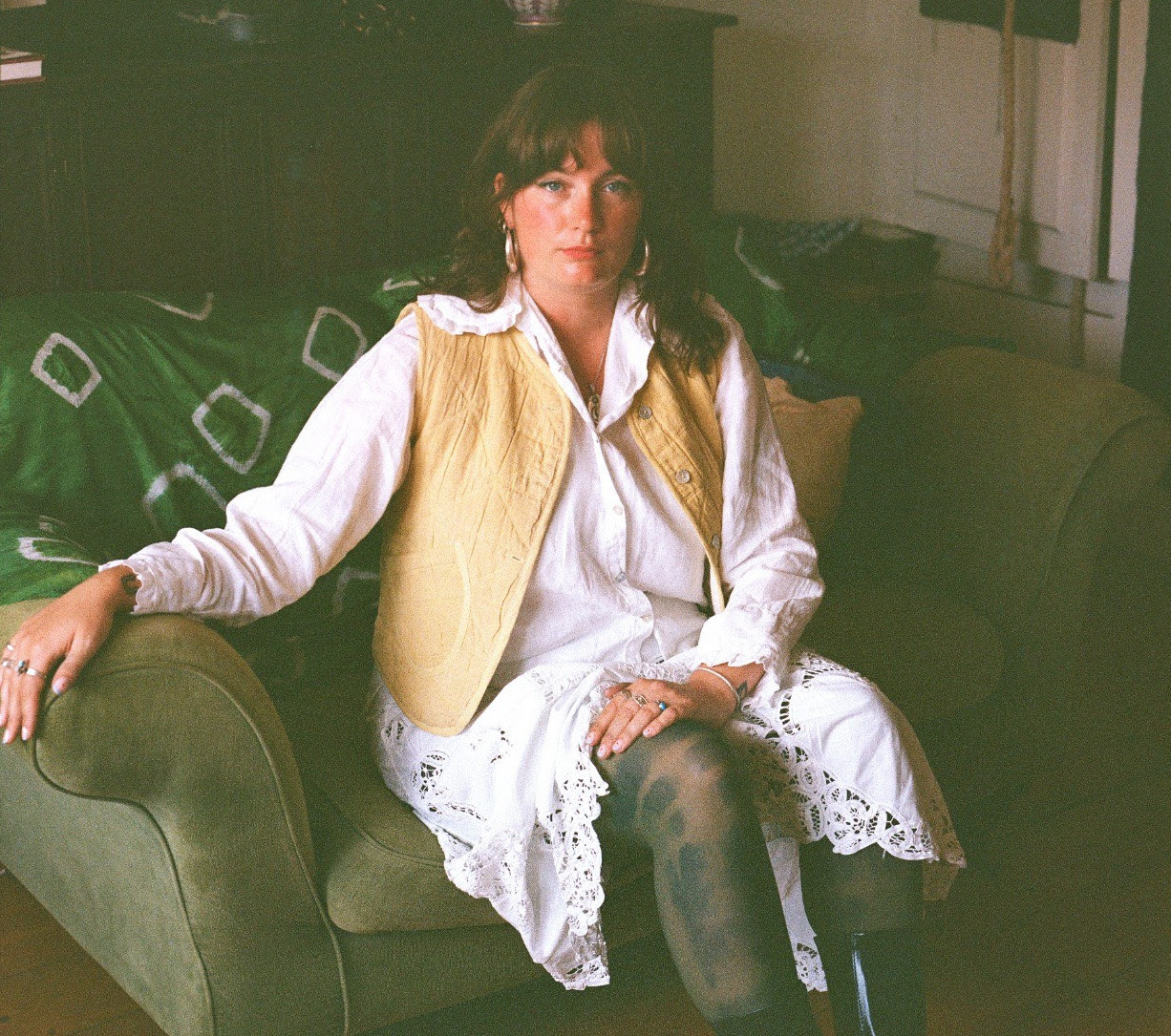 Katy j pearson on sofa 2023