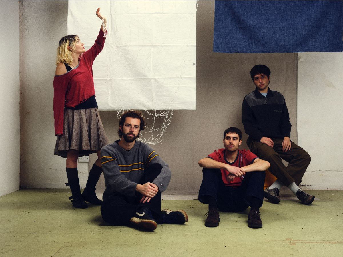 Ladylike linen single news