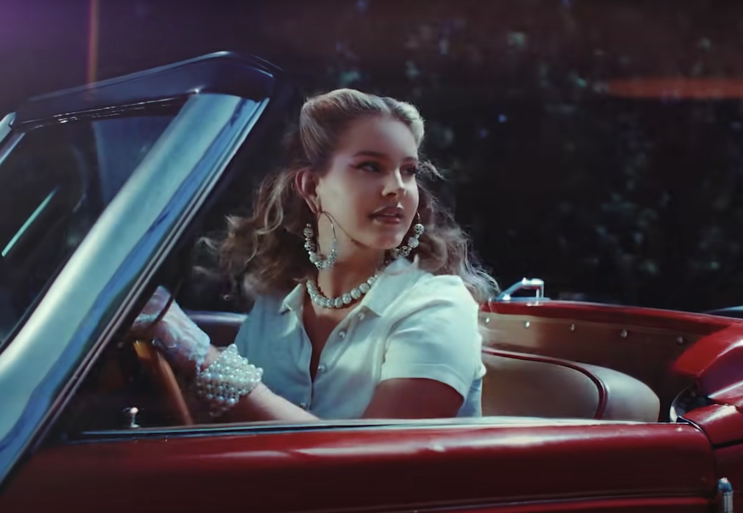 Lana del rey chemtrails over the country club video 2