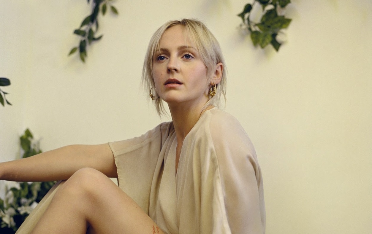 Laura marling nov16 crop