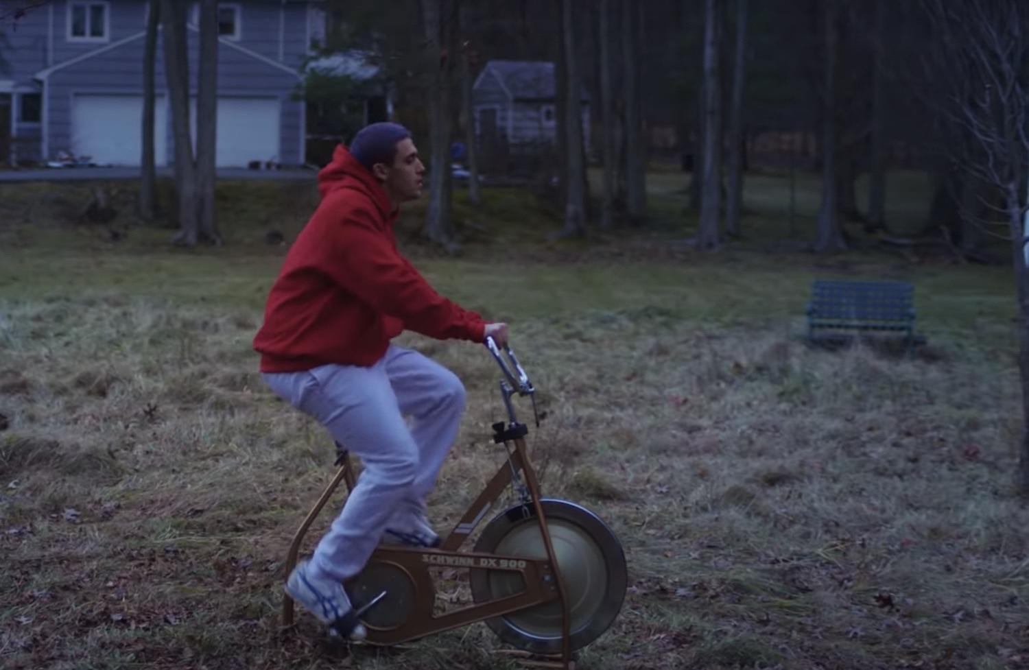 Lauv changes video