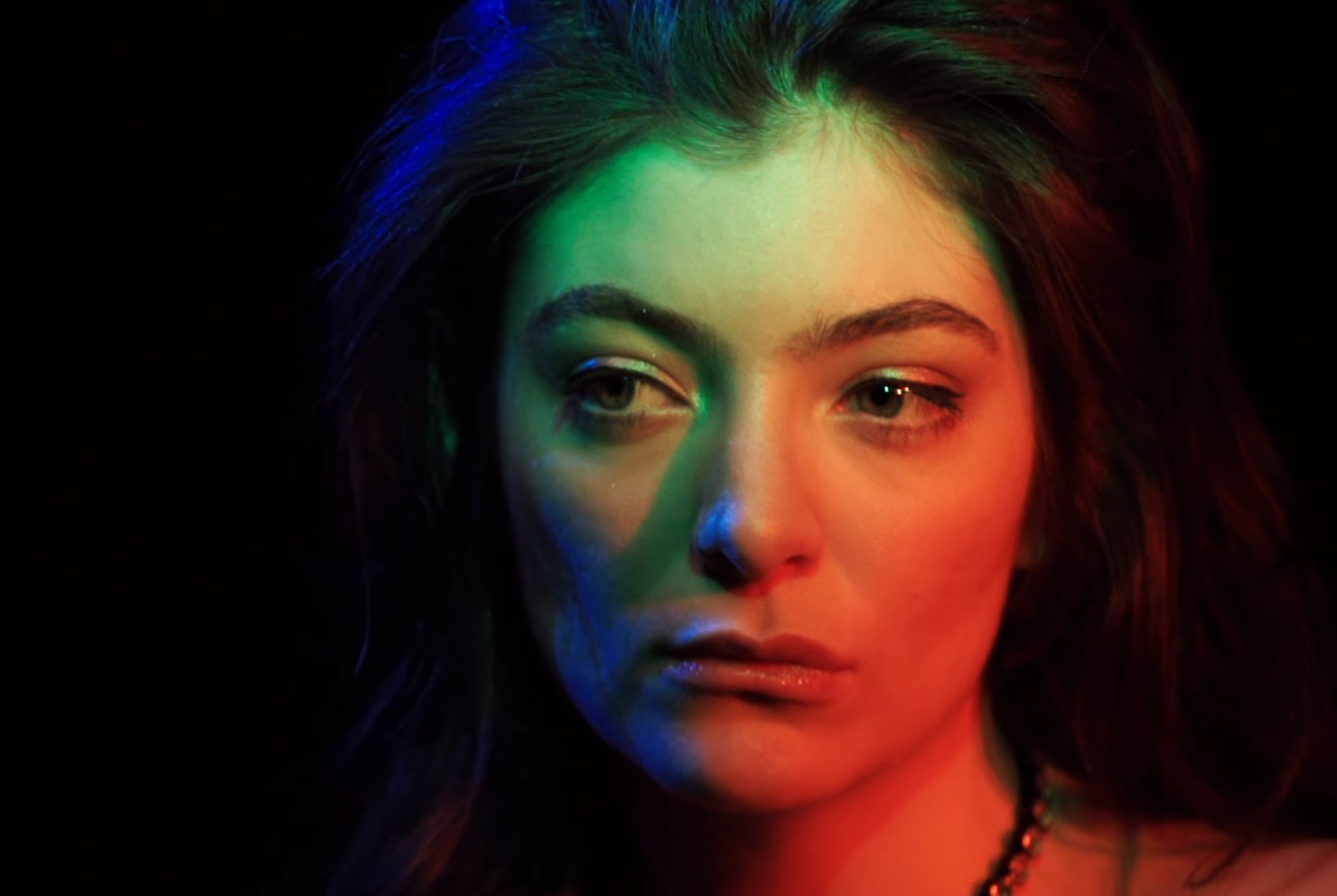 Lorde loves onion rings