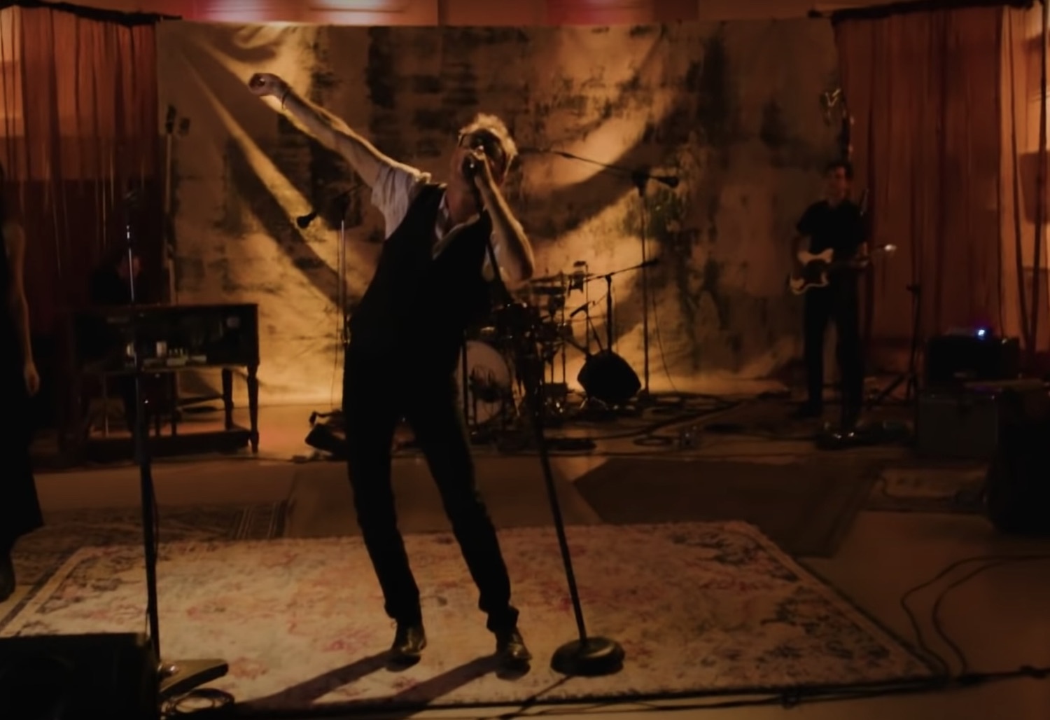 Matt berninger im waiting for the man jimmy fallon 2020 youtube