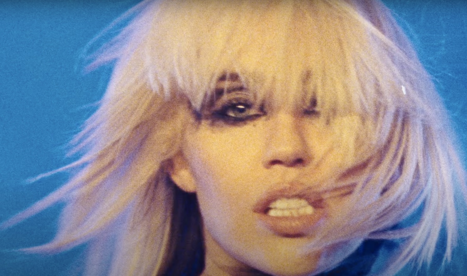 Miley cyrus attention live album trailer youtube