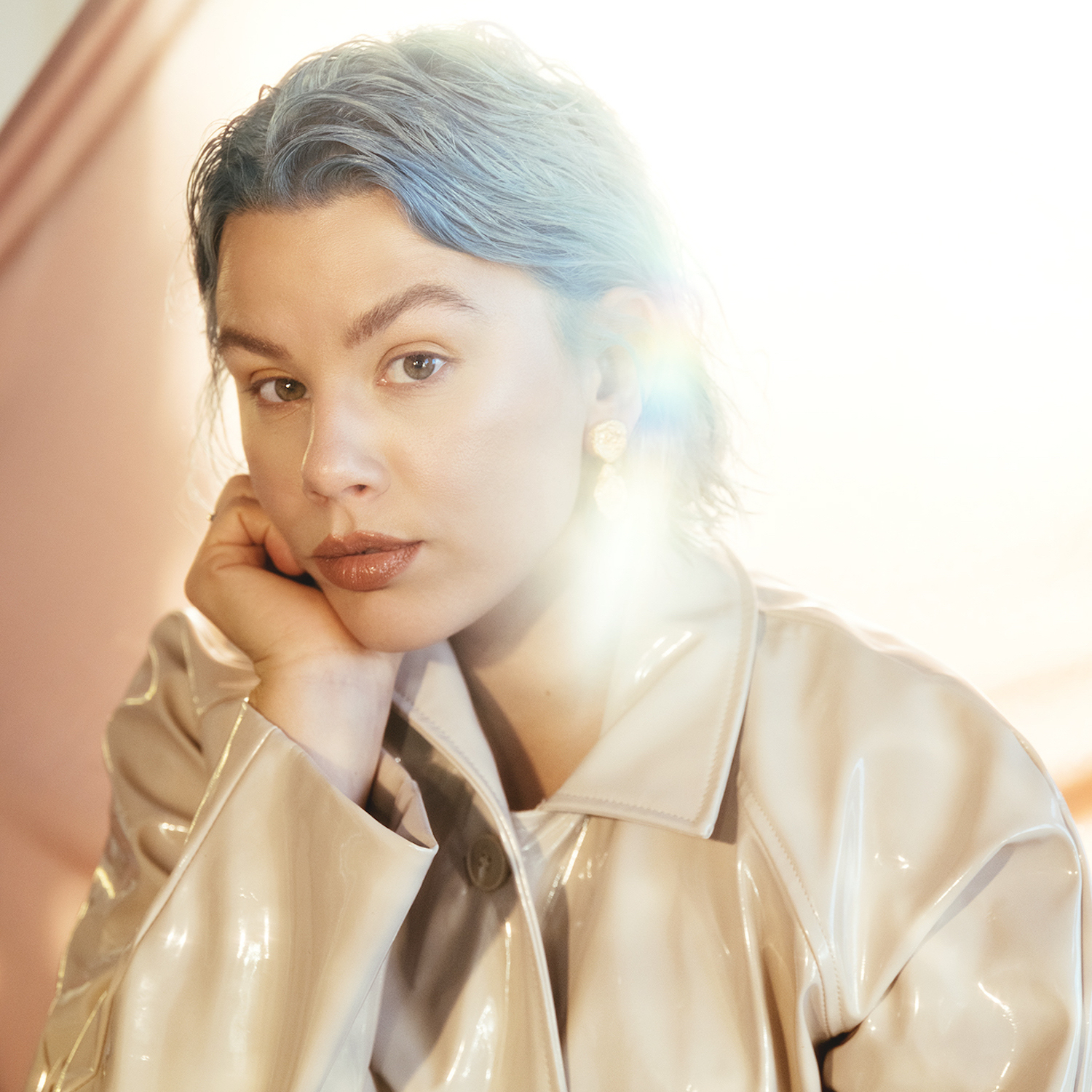 Norwegian newcomer Neon Ion gets philosophical on her second single ...