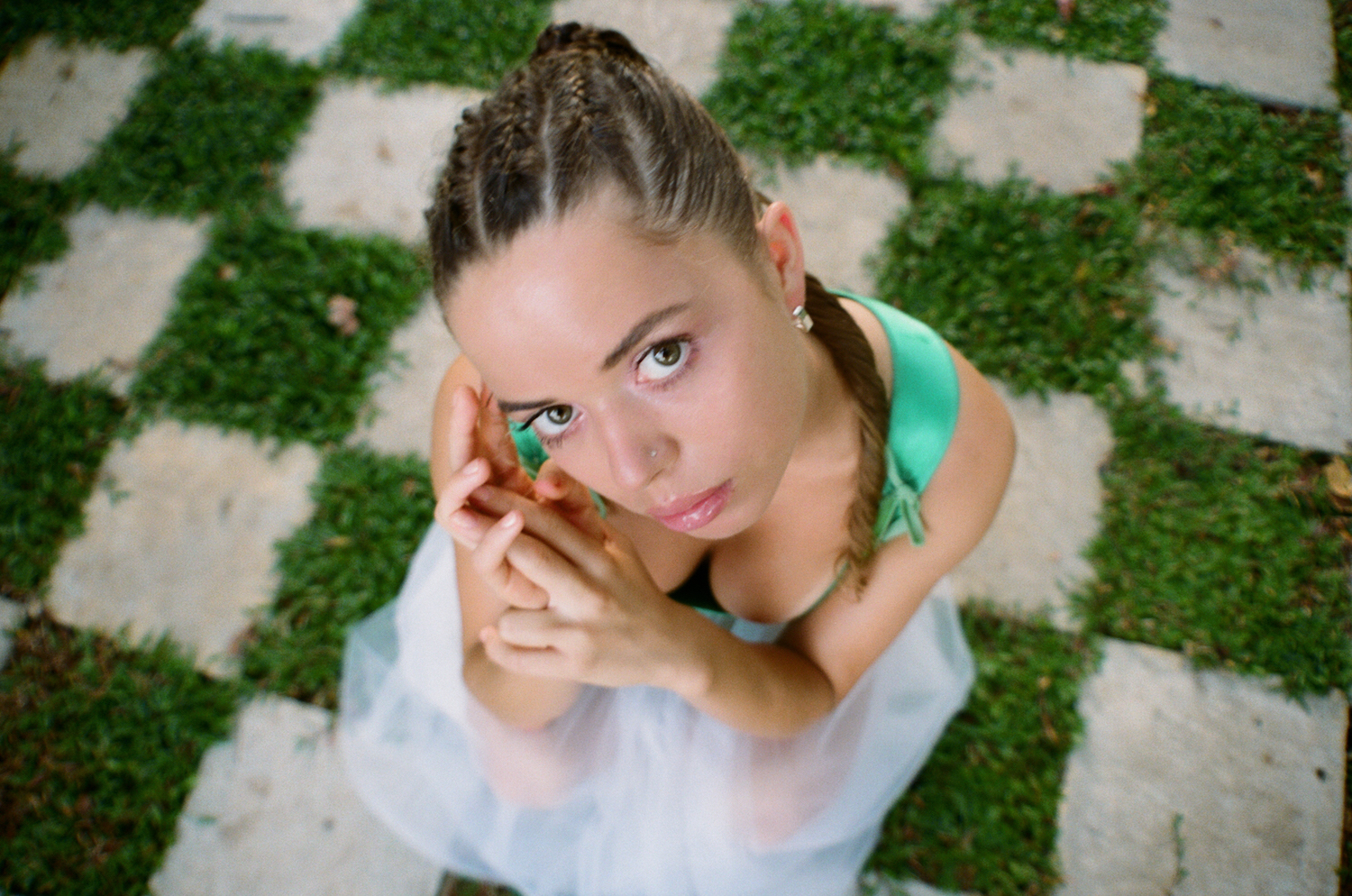 Nilufer yanya PRESS IMAGE SRILANKA 4 credit molly daniel