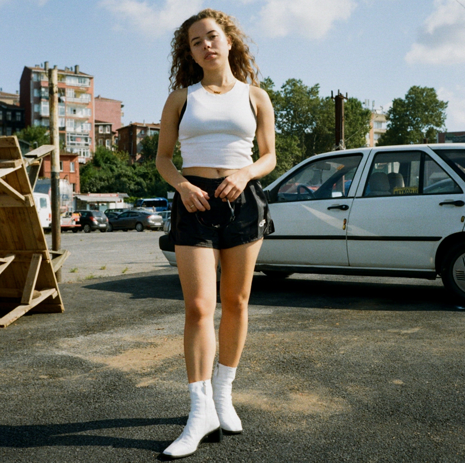 Nilufer yanya h34t rises